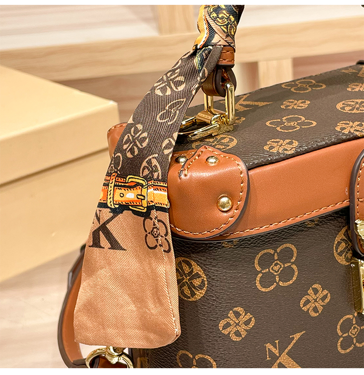 Túi xách hộp họa tiết vintage sang trọng_thumbnail_7