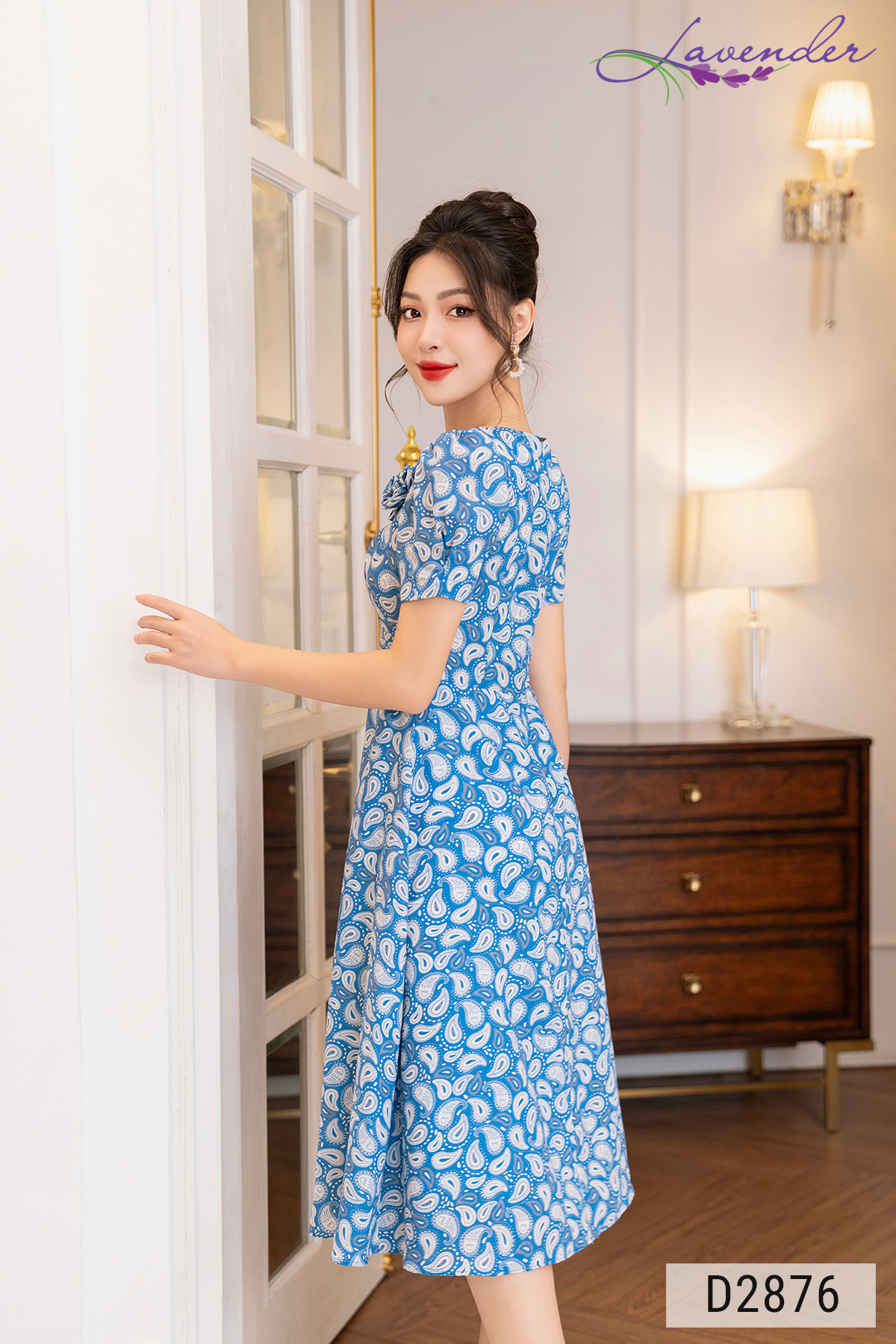 Đầm xòe công sở Thời trang Lavender xanh họa tiết lông vũ cổ vuông đính hoa D2876_thumbnail_3