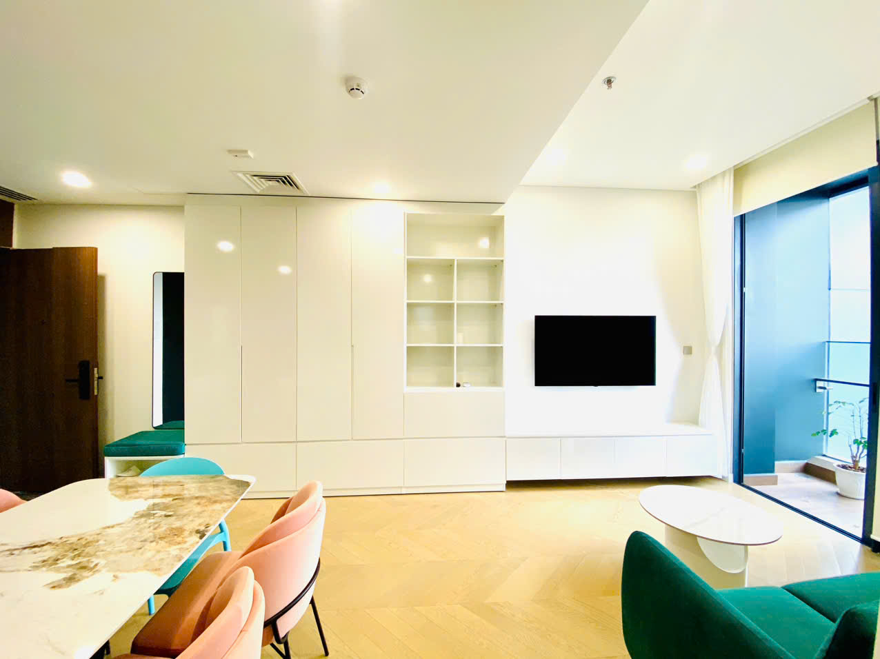 Tin thật 100% - chốt thuê ngay căn hộ 2PN nội thất cao cấp với mức giá cực tốt_thumbnail_3