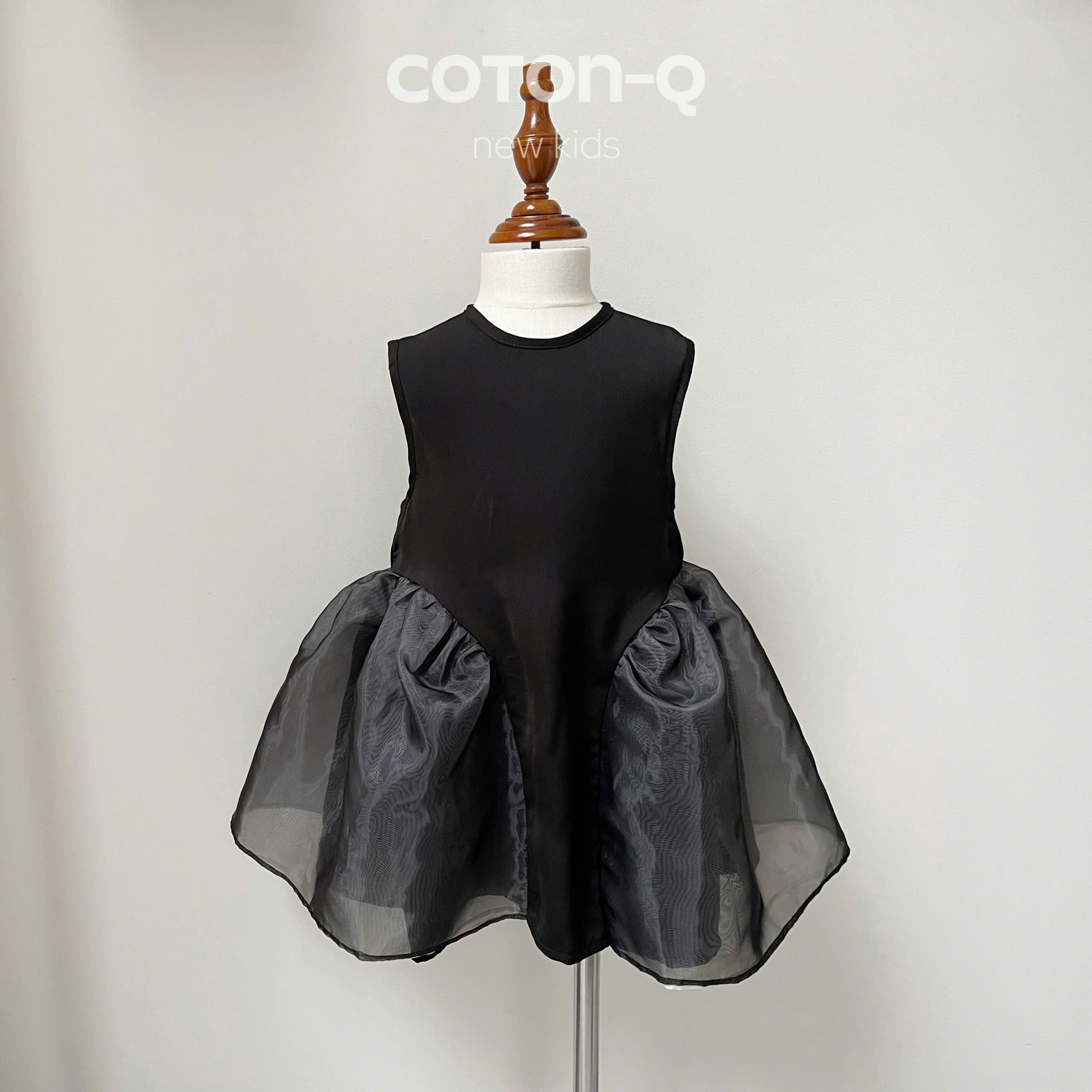 HE07 Đầm xòe bé