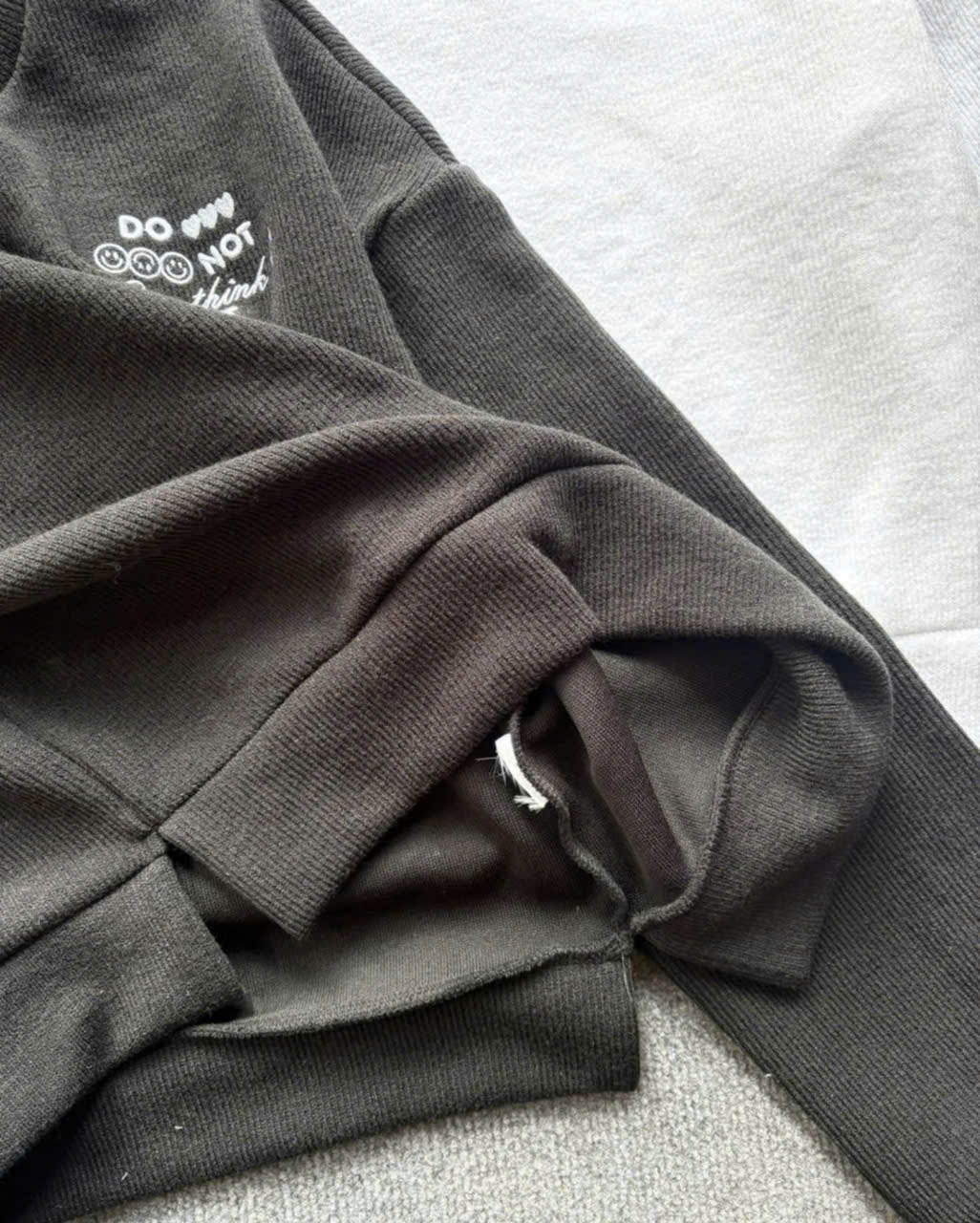 SALE A527 ÁO TAY DÀI BÉ GÁI 2 MÀU_thumbnail_2