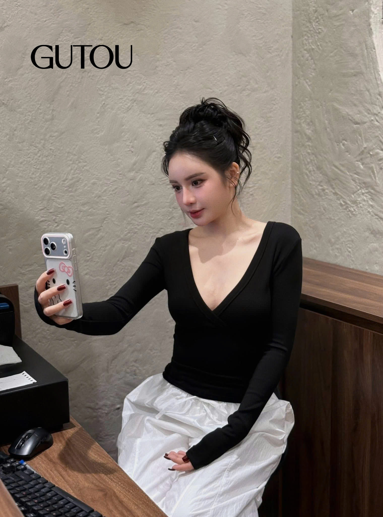 [ GUTOU ] Áo Thun Ôm Cổ V Aura Muse_thumbnail_8