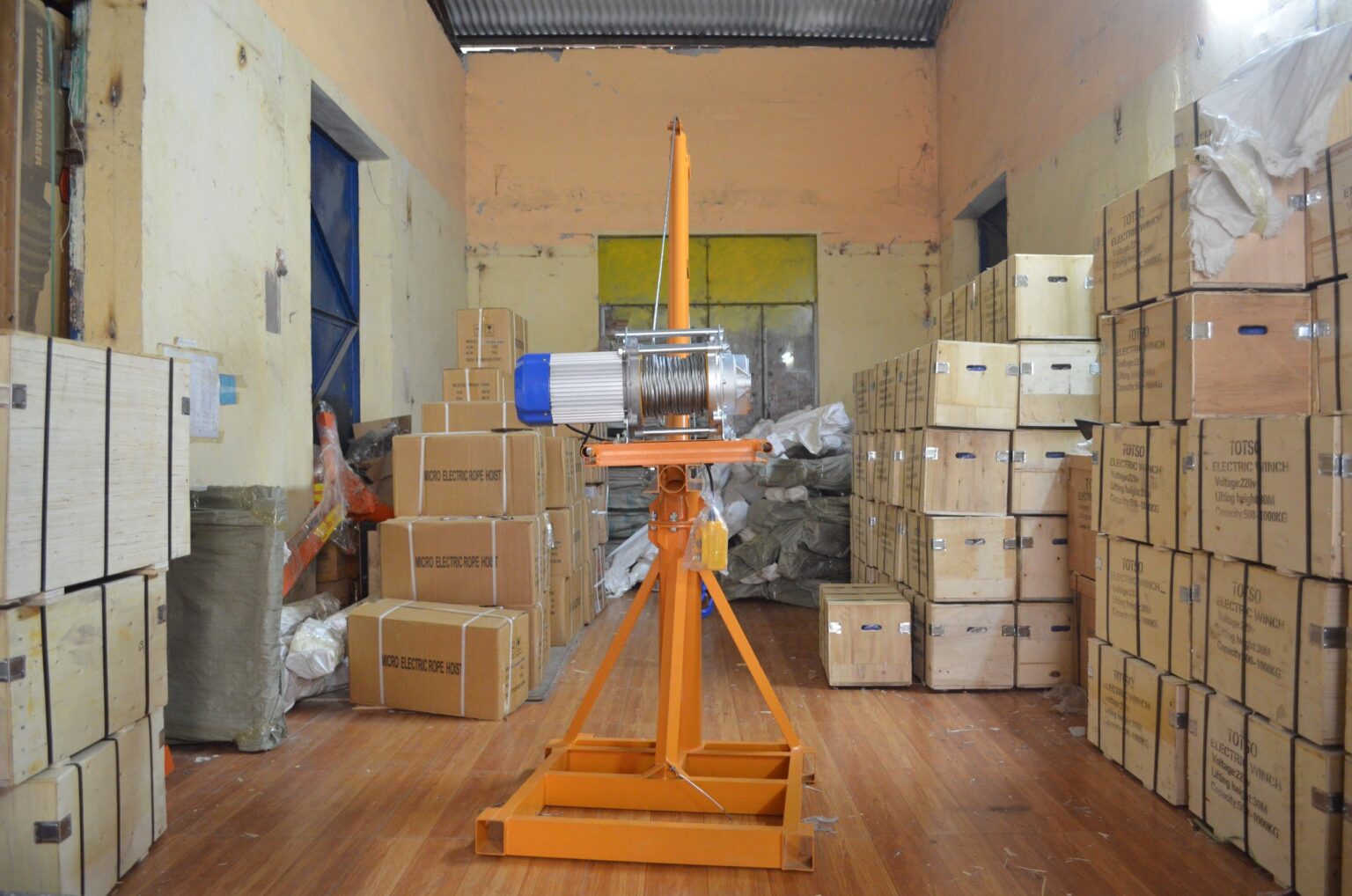 Khung cẩu xoay 360 độ, Tải trọng 500kg, 1 Tấn gắn các loại máy tời xây dựng (chưa kèm tời)_thumbnail_2