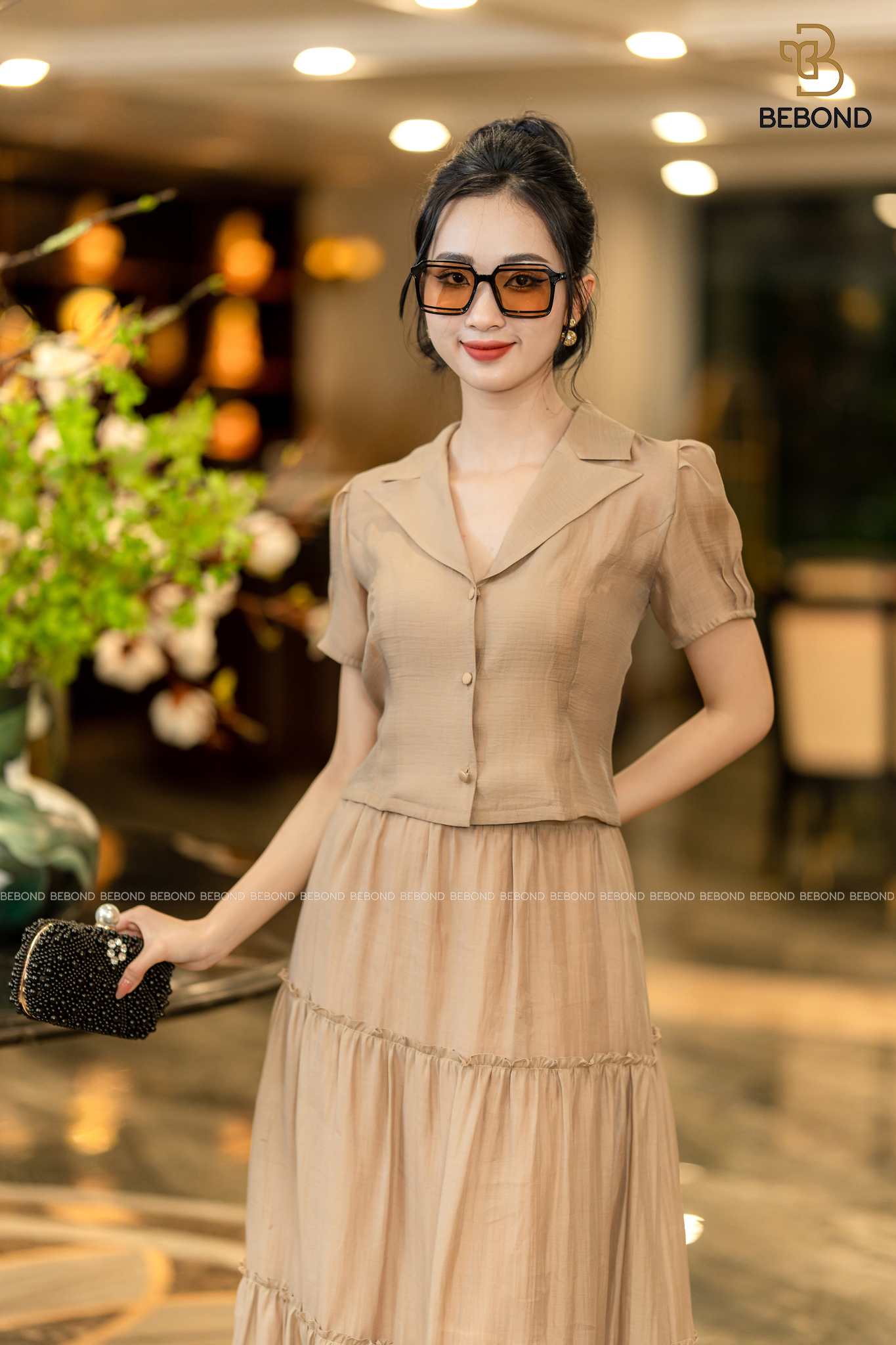 SET BỘ ÁO KÝ GIẢ CHÂN VÁY XÒE NÂU TÂY LADONNA