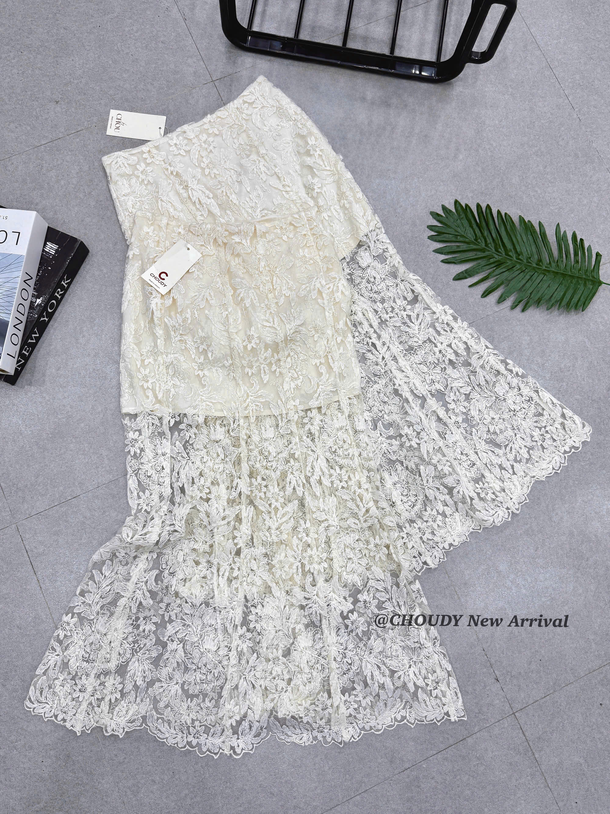 SALE U503 CHÂN VÁY REN KEM_thumbnail_1