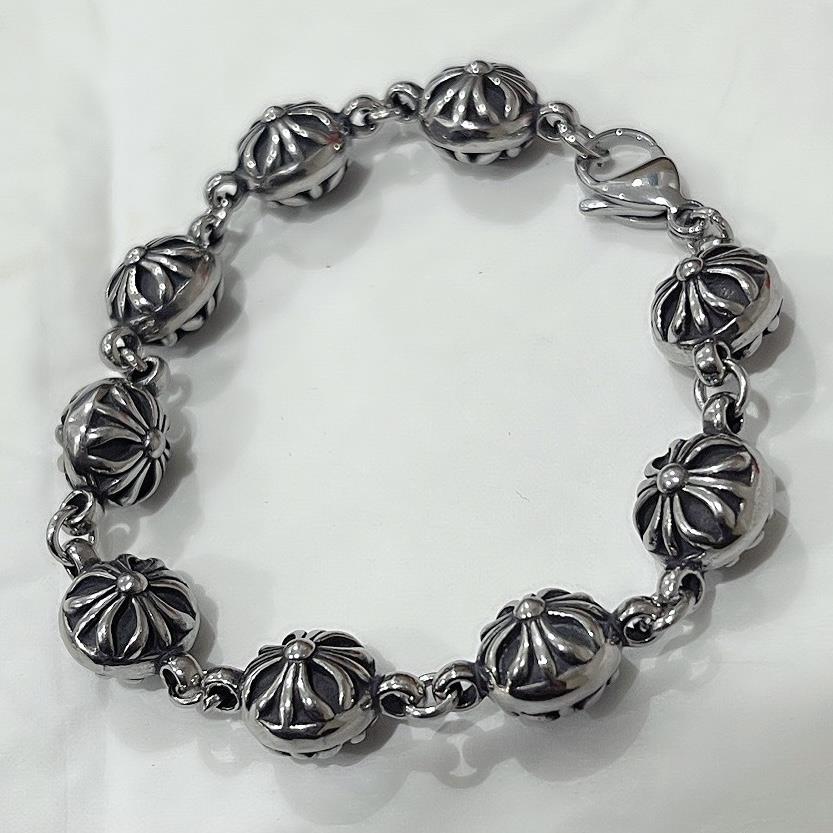 vòng tay titan charm cầu tròn chrome heart._thumbnail_1