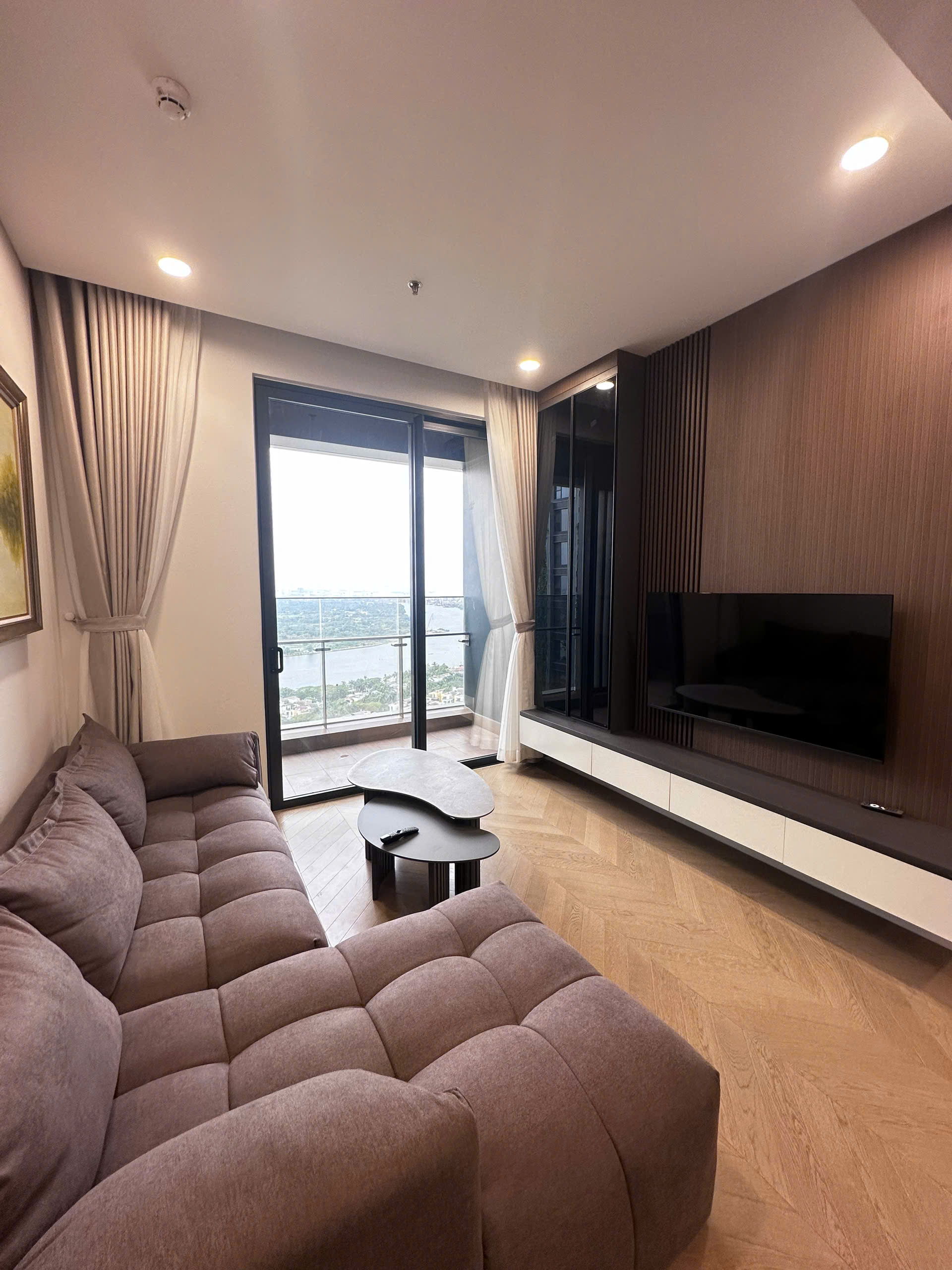 Tin thật 100% - Thuê nhanh căn hộ Lumiere Riverside view cực thoáng, nội thất mới 100% với mức giá cực tốt