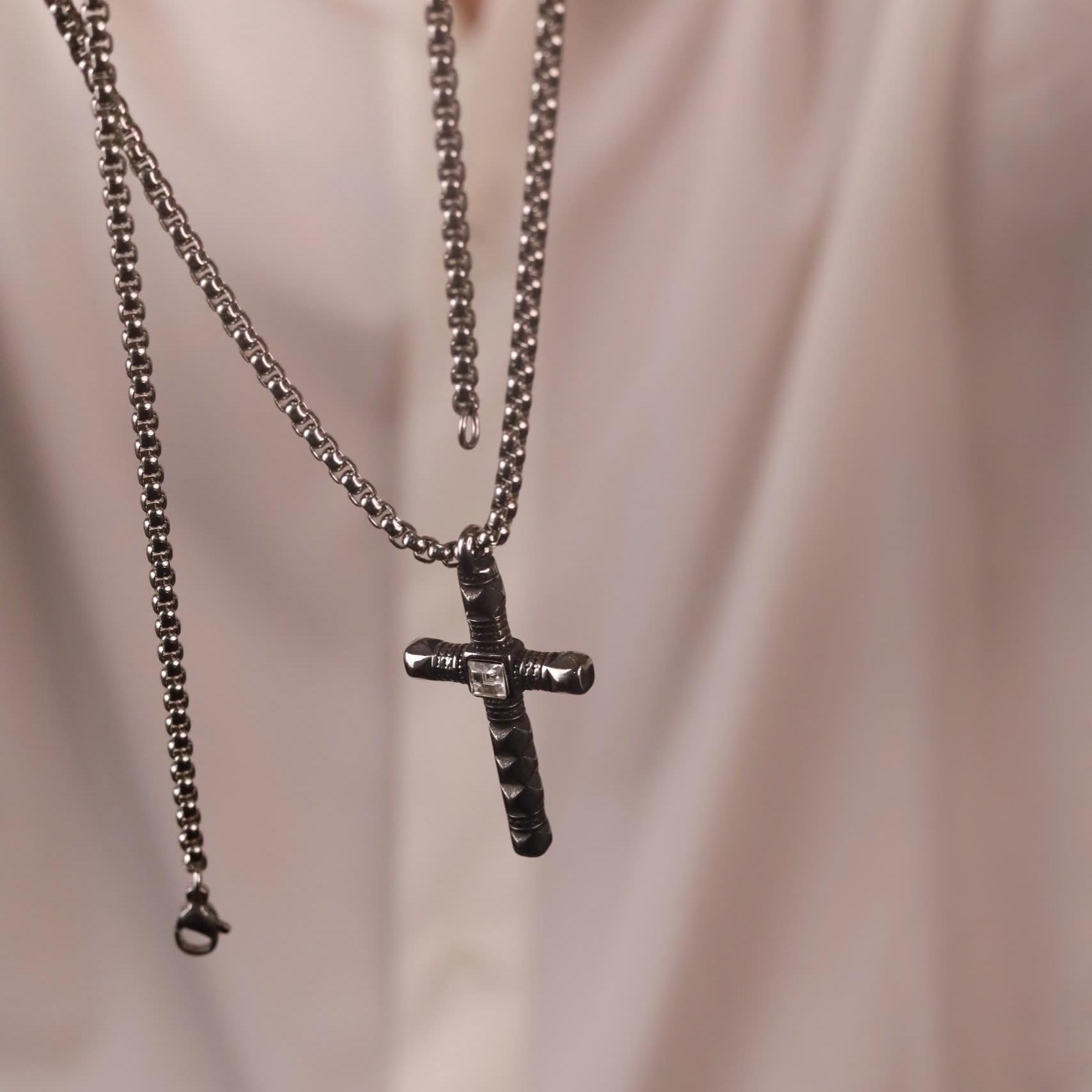 Vòng cổ titan thánh giá đá trắng_thumbnail_1