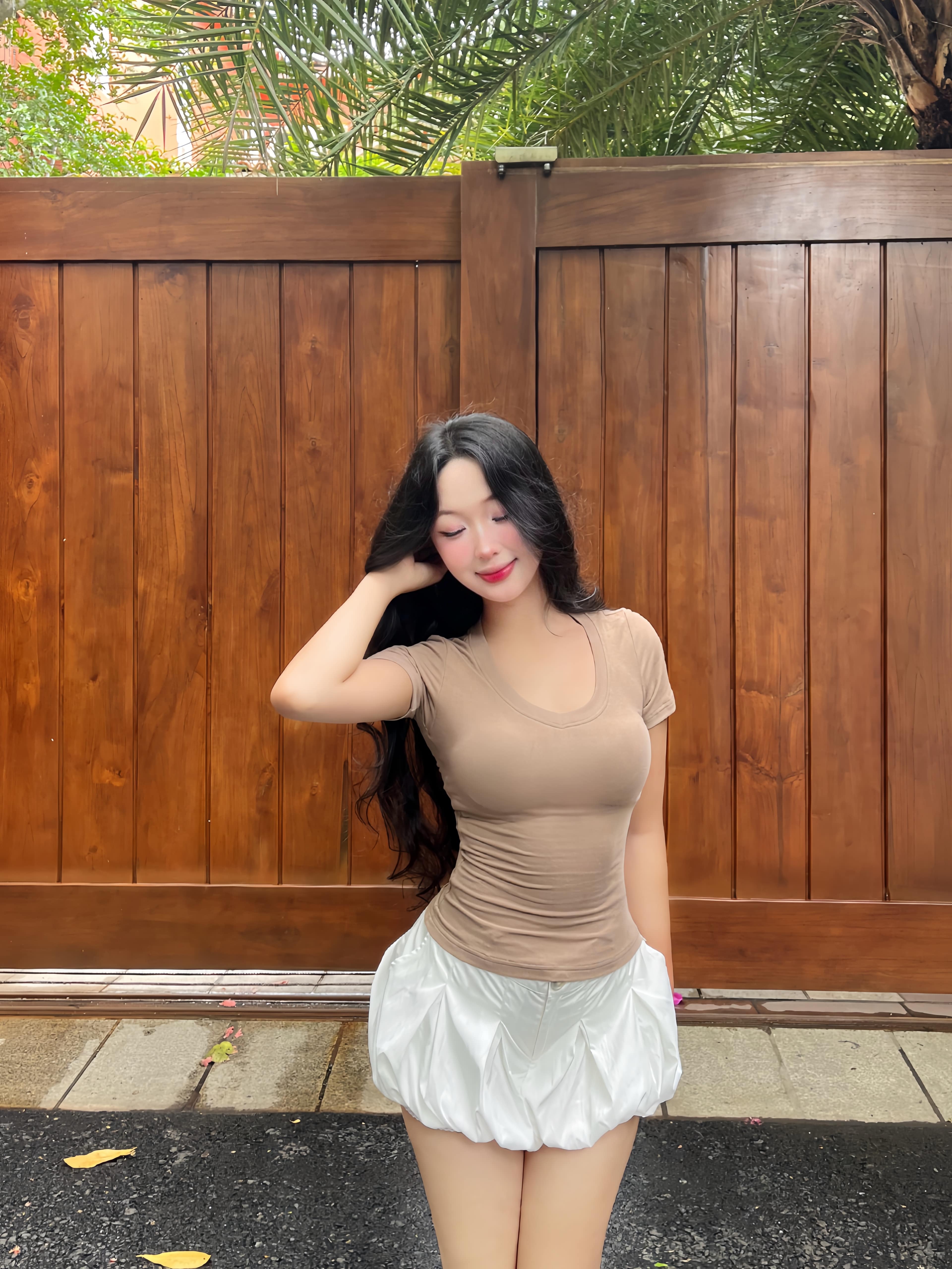 Áo thun ôm body cổ tim nữ tính tôn dáng AT00041 Beezy chất liệu visco co giãn thoải mái_thumbnail_3