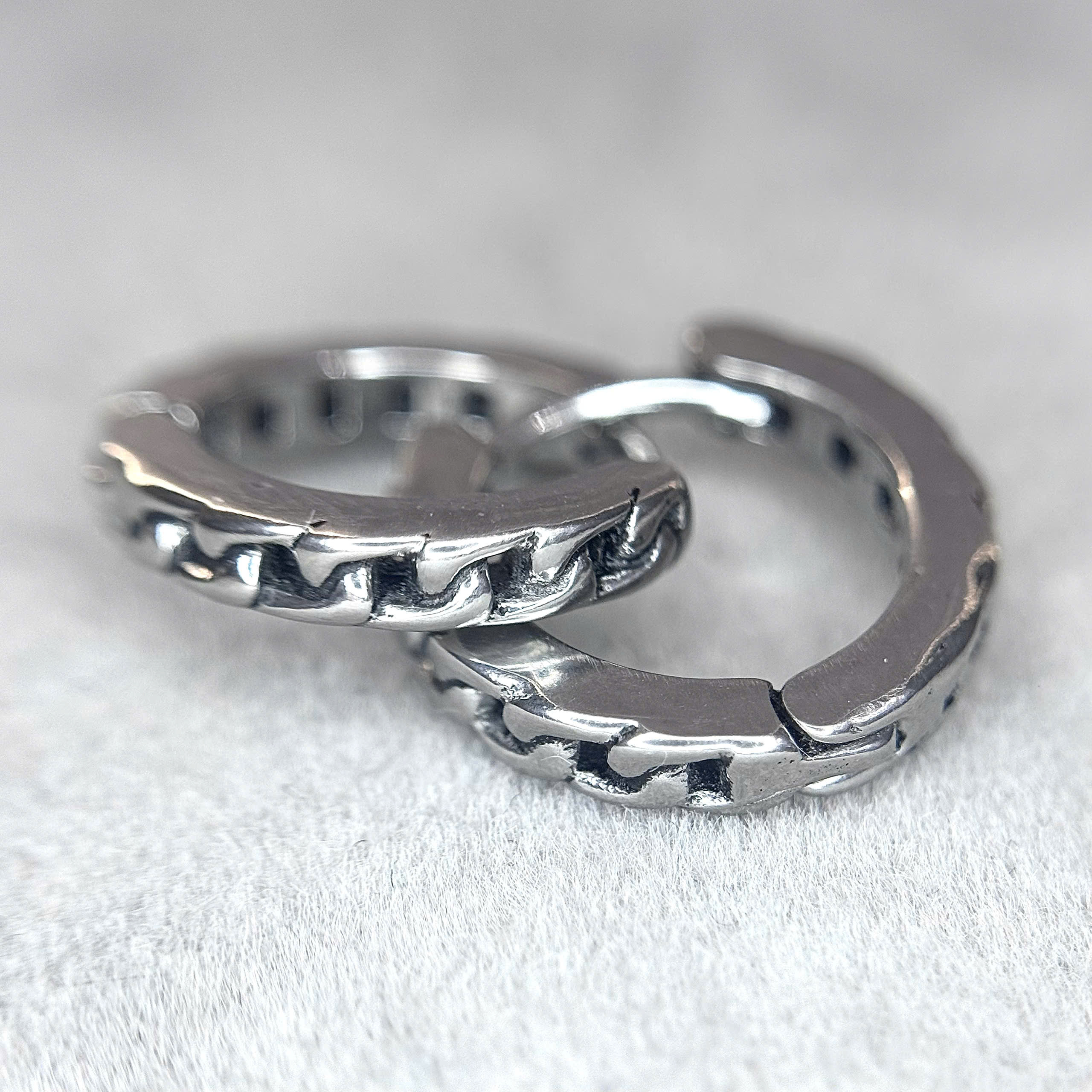 Khuyên vòng kiểu dây xích đan xen 10mm