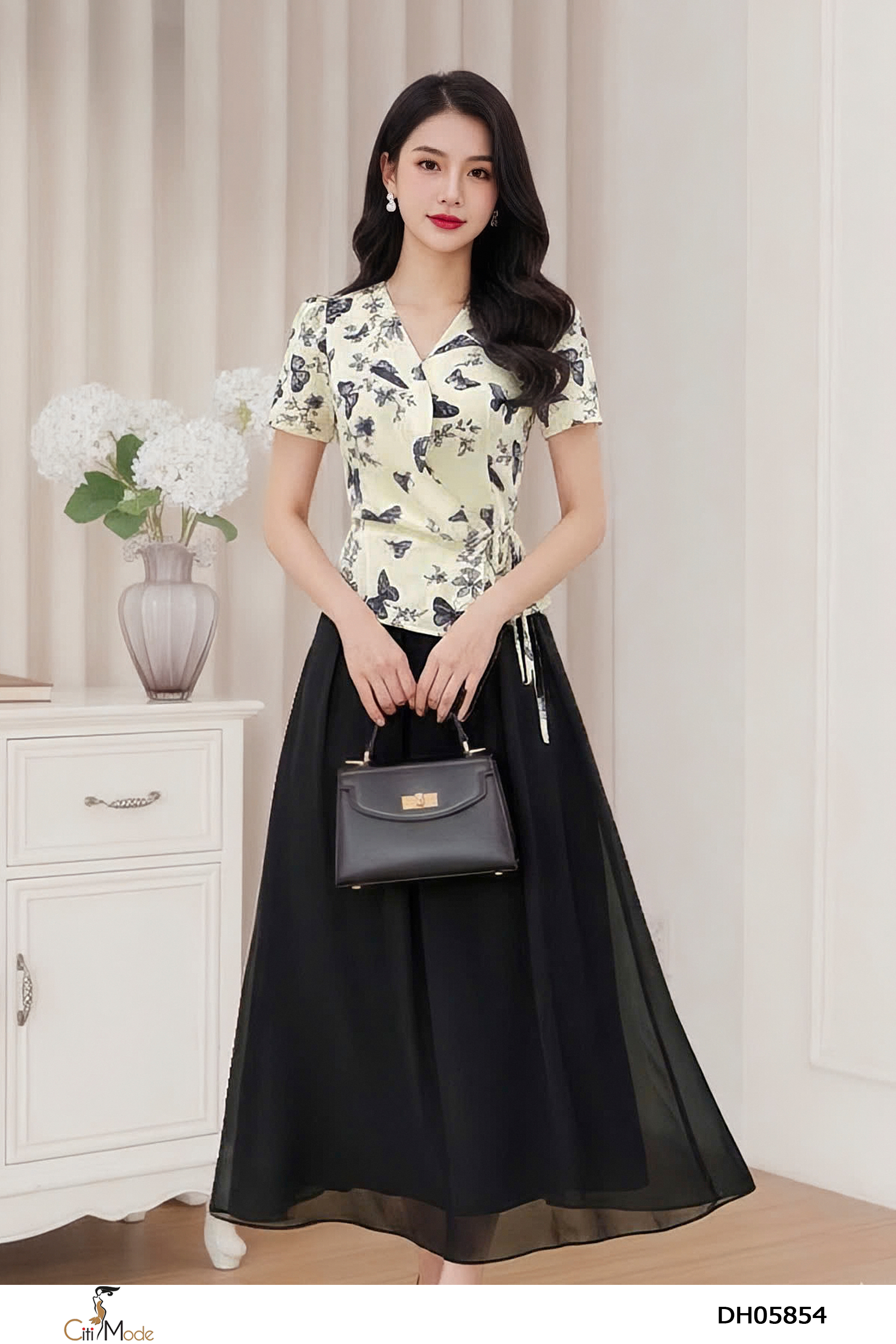 Đầm xòe đen phối họa tiết bướm, cổ V tay cọc, thắt đai eo_thumbnail_2