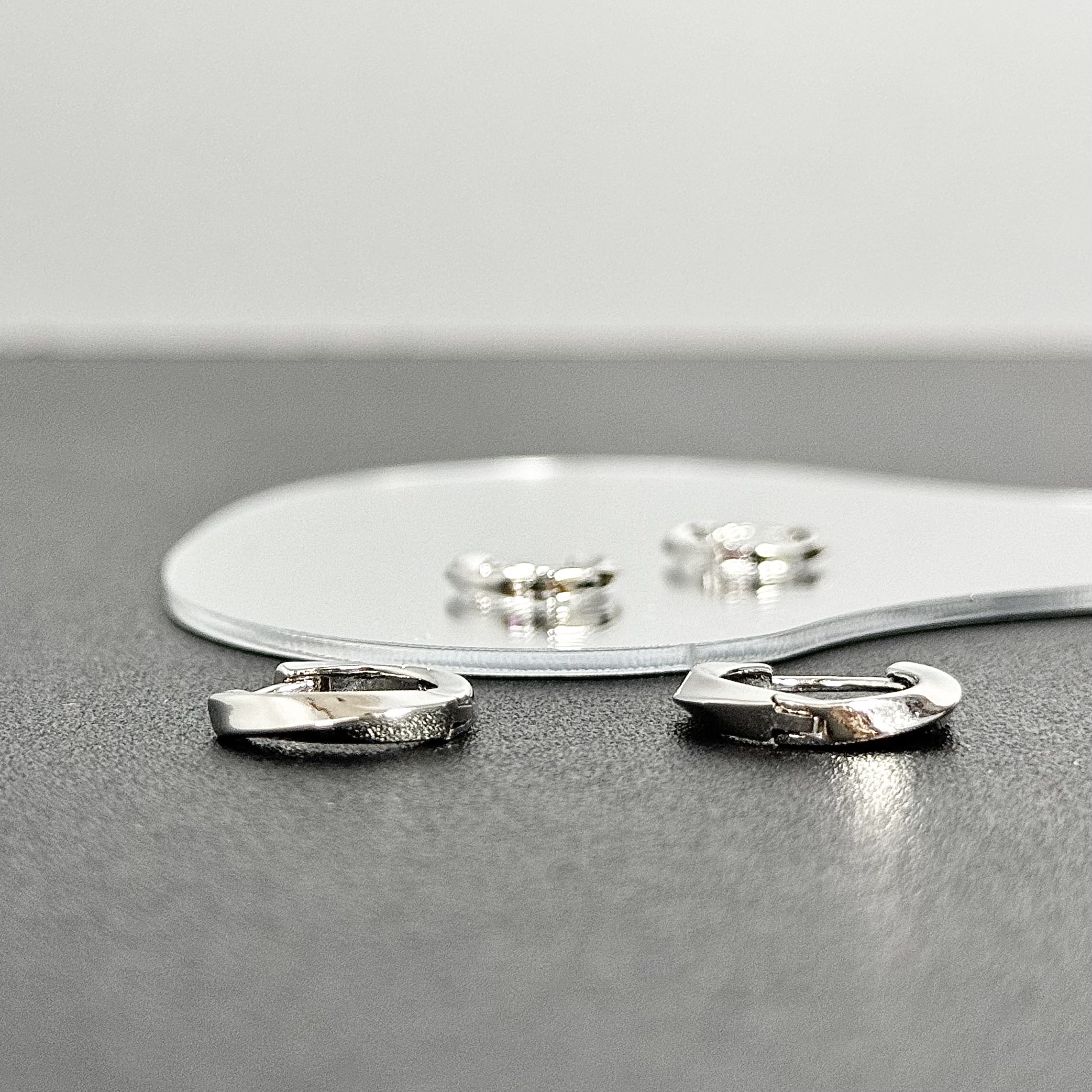 Ring on Earing_thumbnail_0