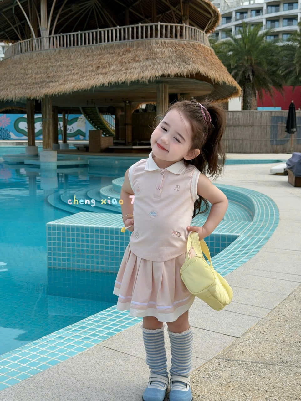 CX68 - Set áo cổ bẻ thêu hình phối chân váy xếp ly hãng CX7