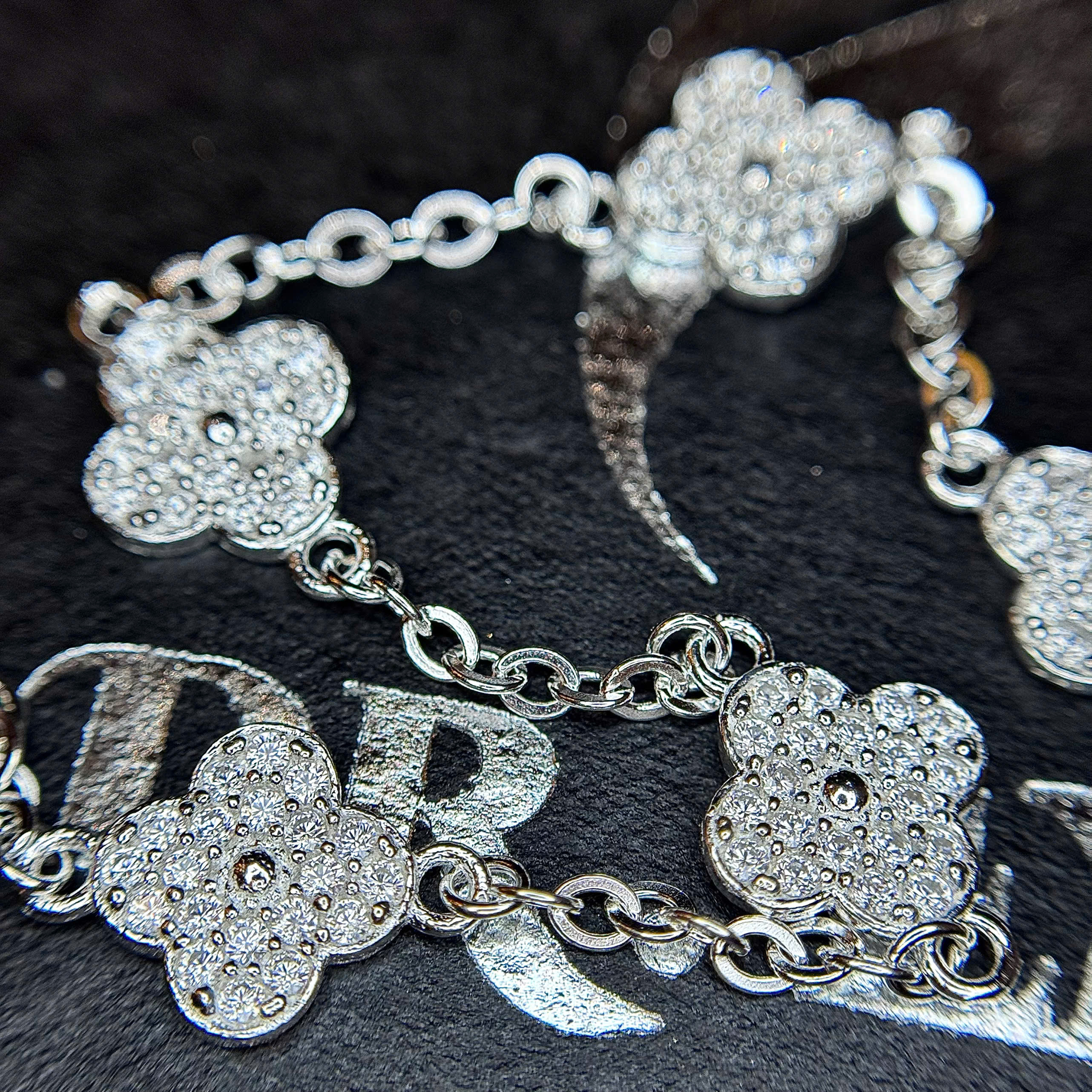 Vòng tay bạc vancleef 4 lá trắng_thumbnail_2