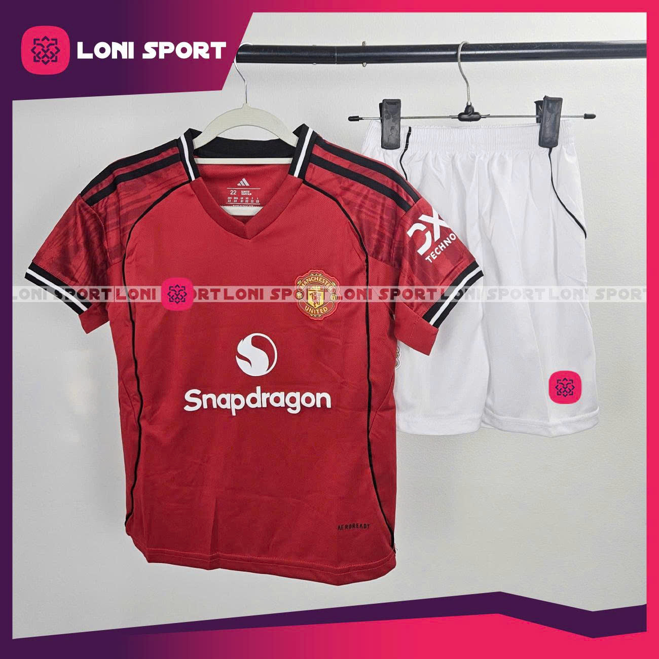 Bộ KID MU sân nhà đỏ quần trắng/đen 25/26