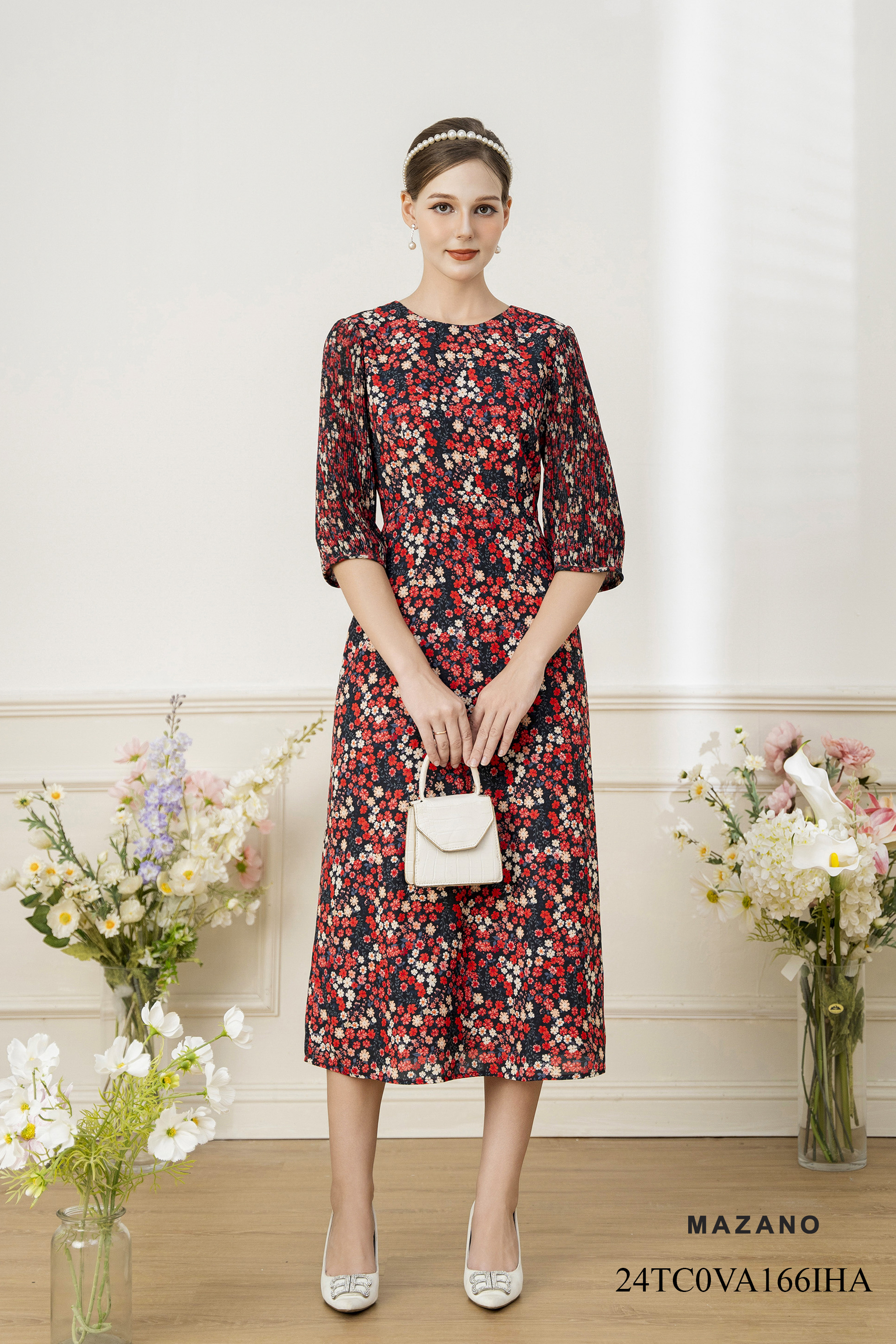 Váy Đầm ôm Chân rủ Vải voan Hoạ tiết hoa nhí cách điệu Cổ tròn tay lỡ fa dập ly tăm Dài qua bắp chân VA166IHA