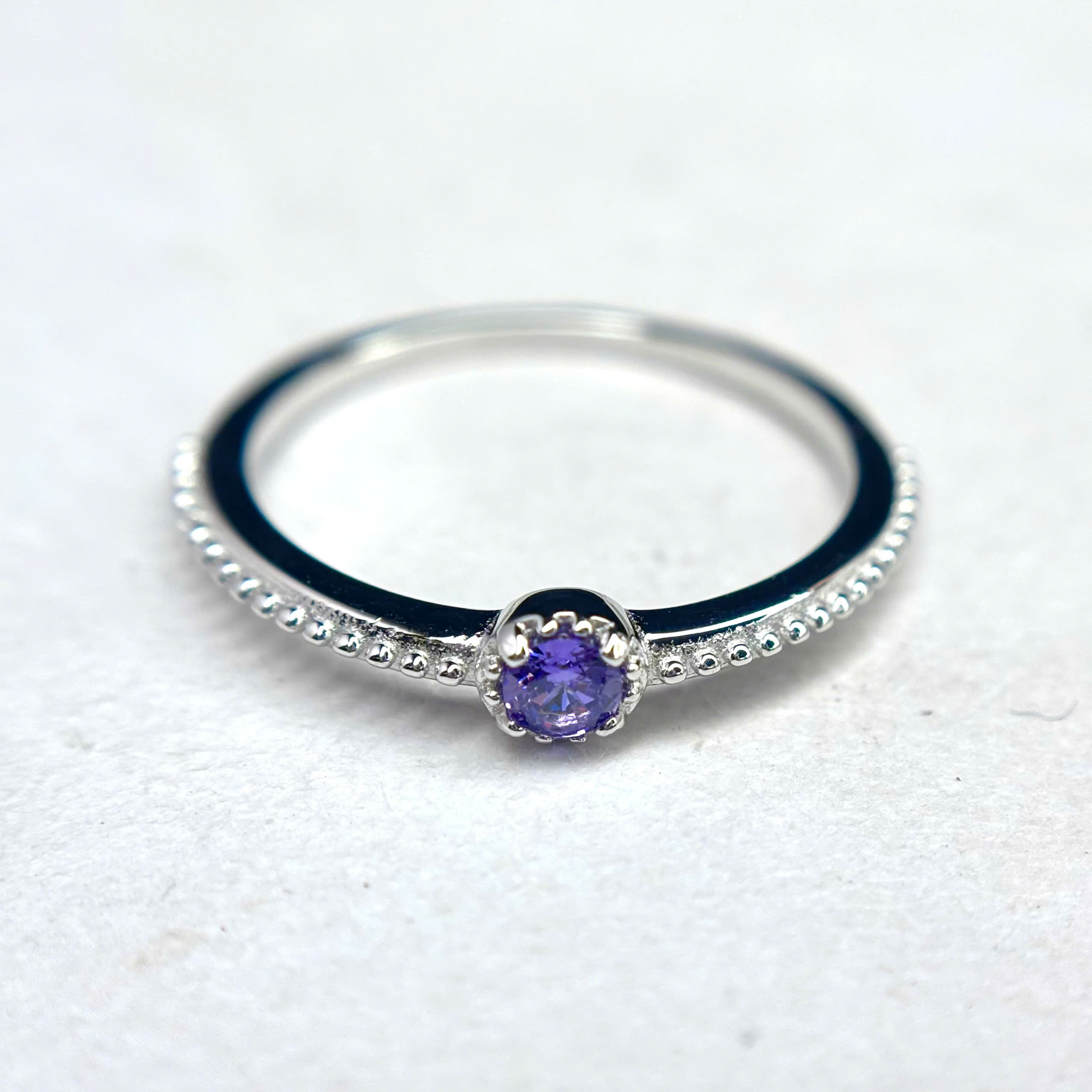 Nhẫn bạc xi bạch kim tím nhạt size 6