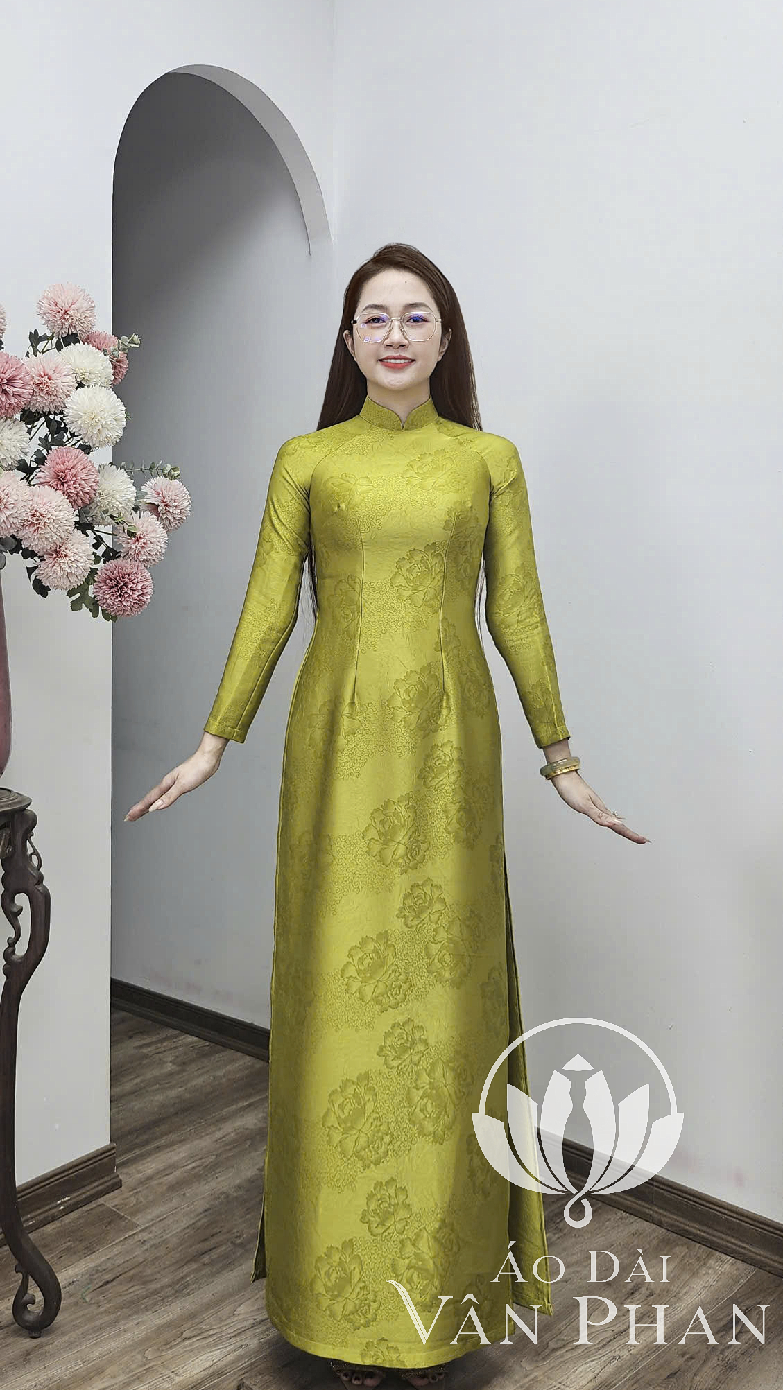 A3109 áo dài cổ 3p tay dài lụa dubai thiên sứ màu cốm