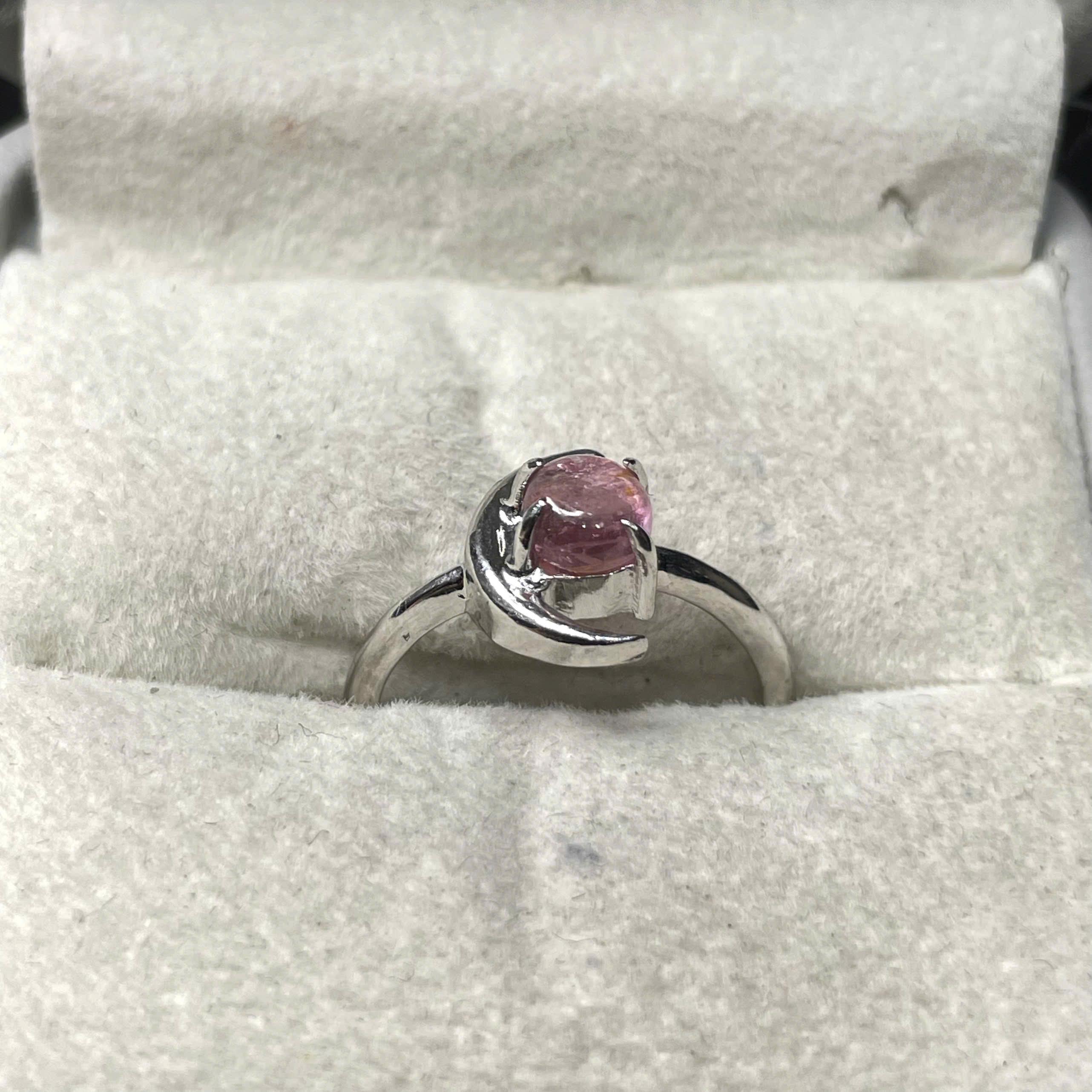 nhẫn bạc mặt trăng ôm đá hồng dễ thương_thumbnail_1