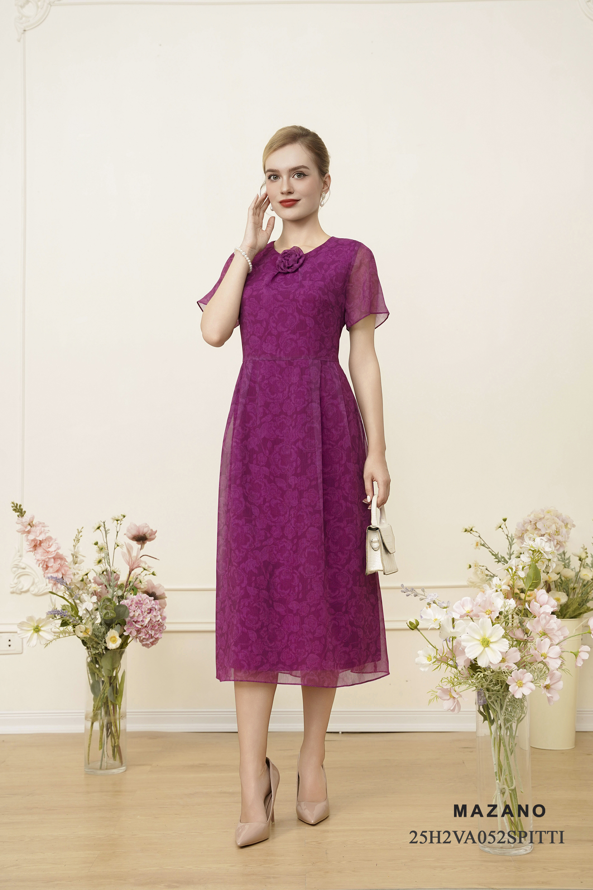 Váy Đầm Ôm Vải voan mỏng Hoạ tiết hoa trà cách điệu Cổ tròn Đính hoa thủ công Tay ngắn Dài qua bắp chân