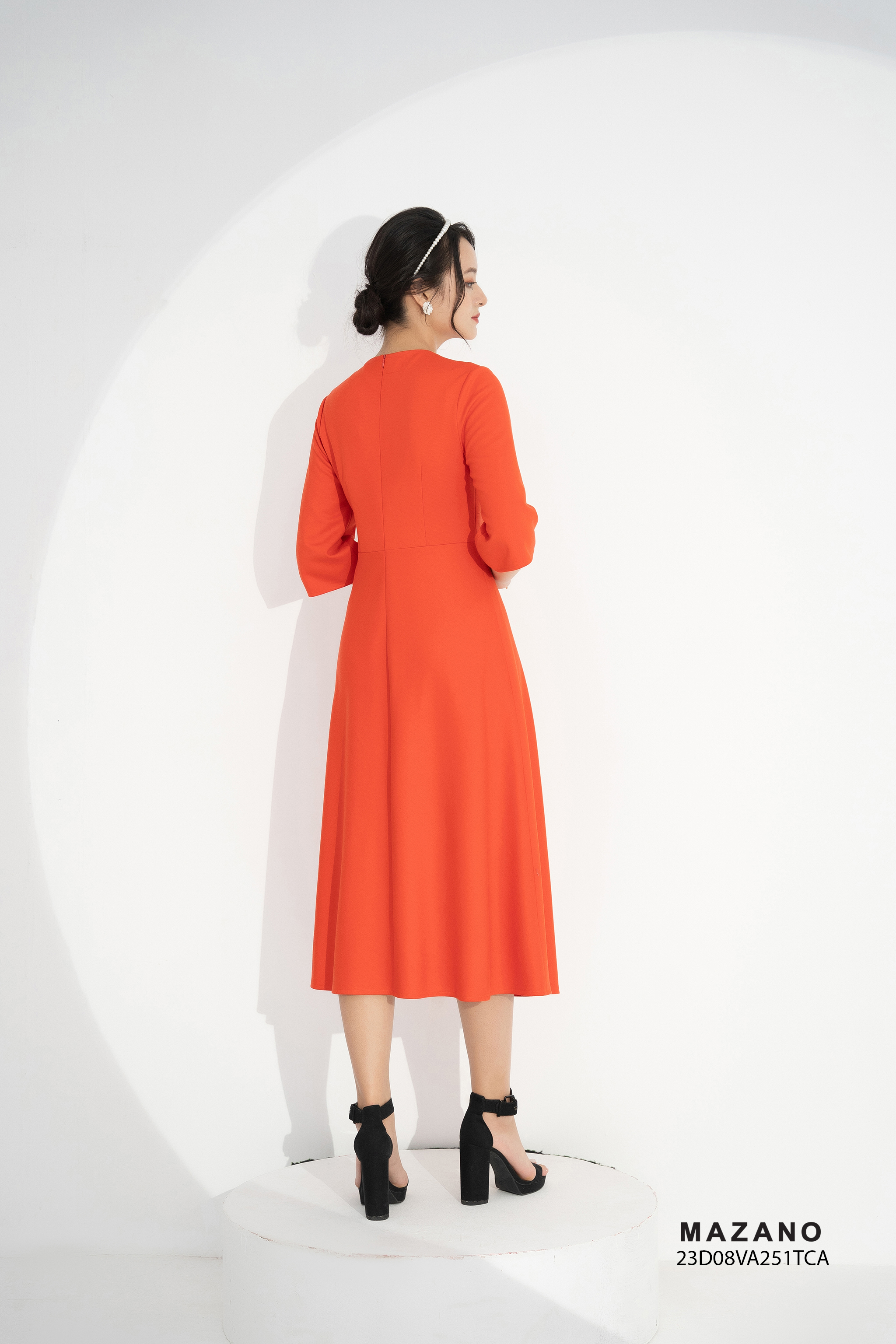 Đầm thân ôm chân rủ dự tiệc đính hoa_thumbnail_3