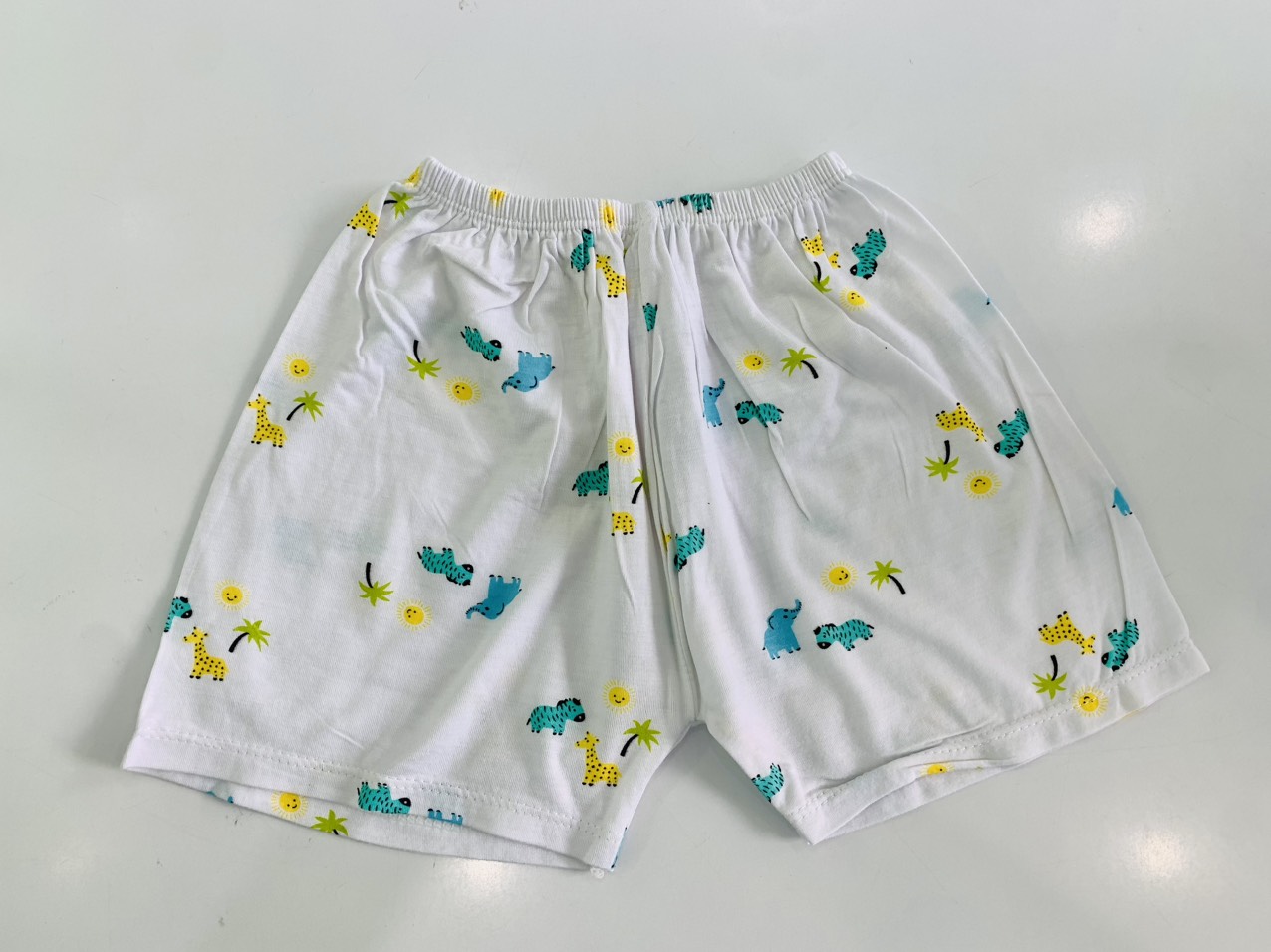 Quần đùi lụa 2 ( trắng )