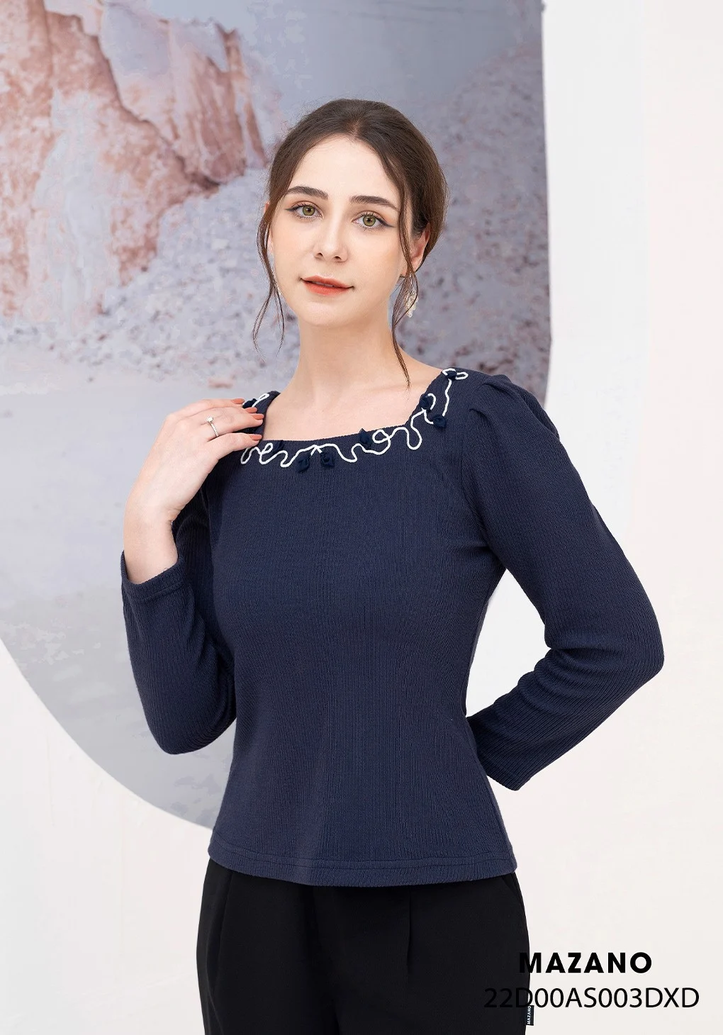 Áo len cổ vuông đính trang trí_thumbnail_0