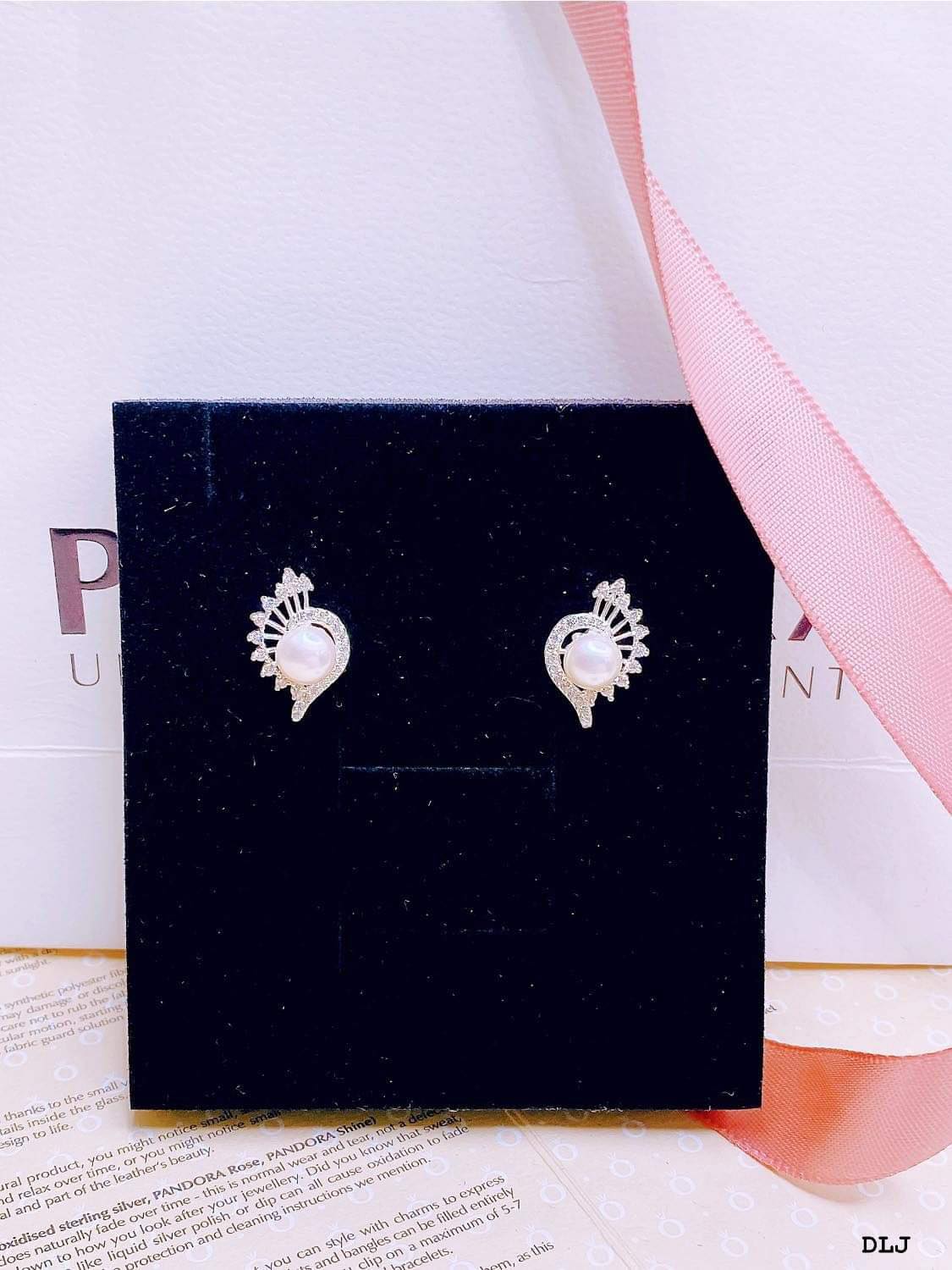 K260 - Khuyên tai Ngọc trai đính đá