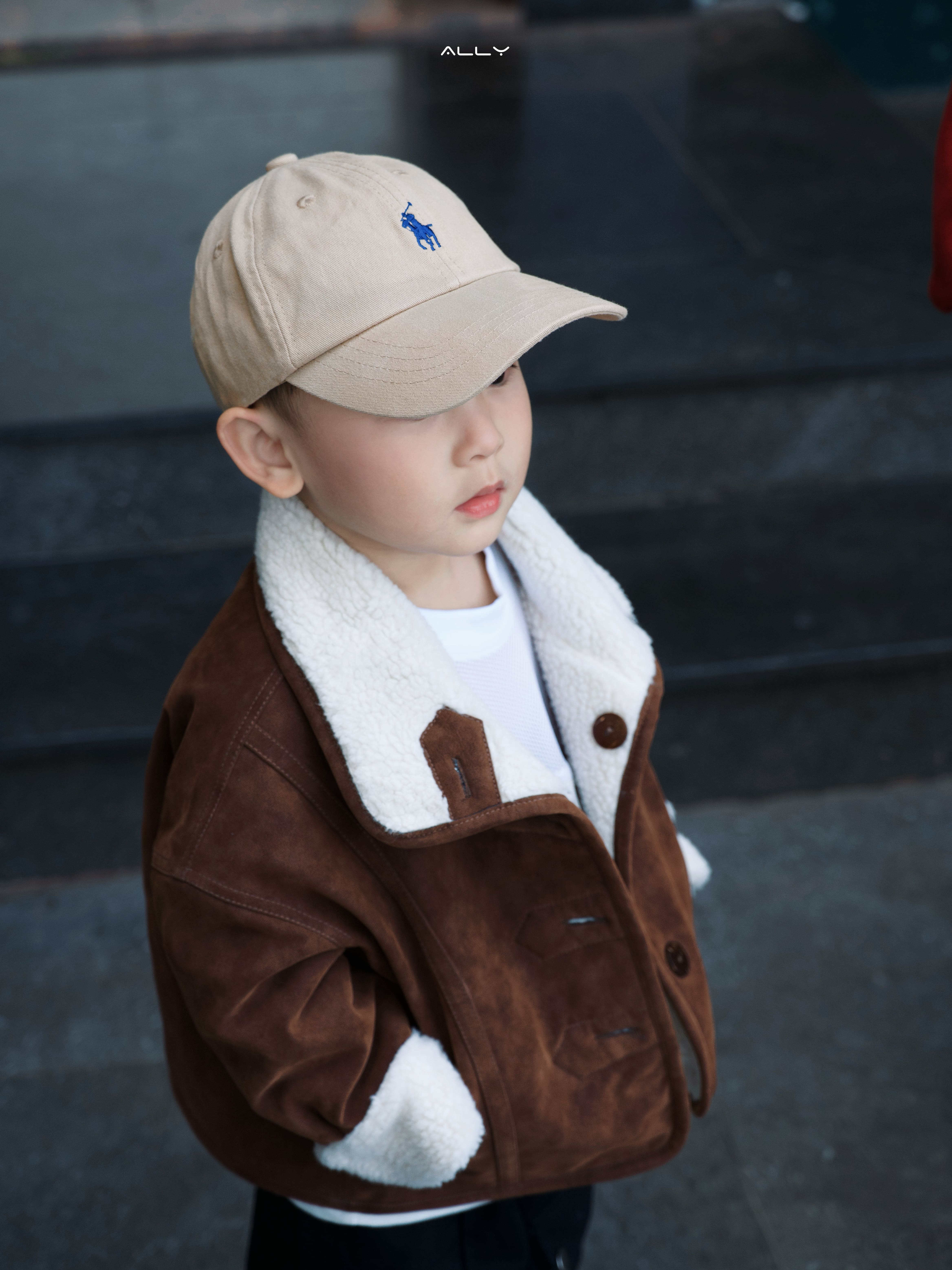 Áo khoác da lộn mix lông 2 mặt cho bé – Ấm áp & sành điệu