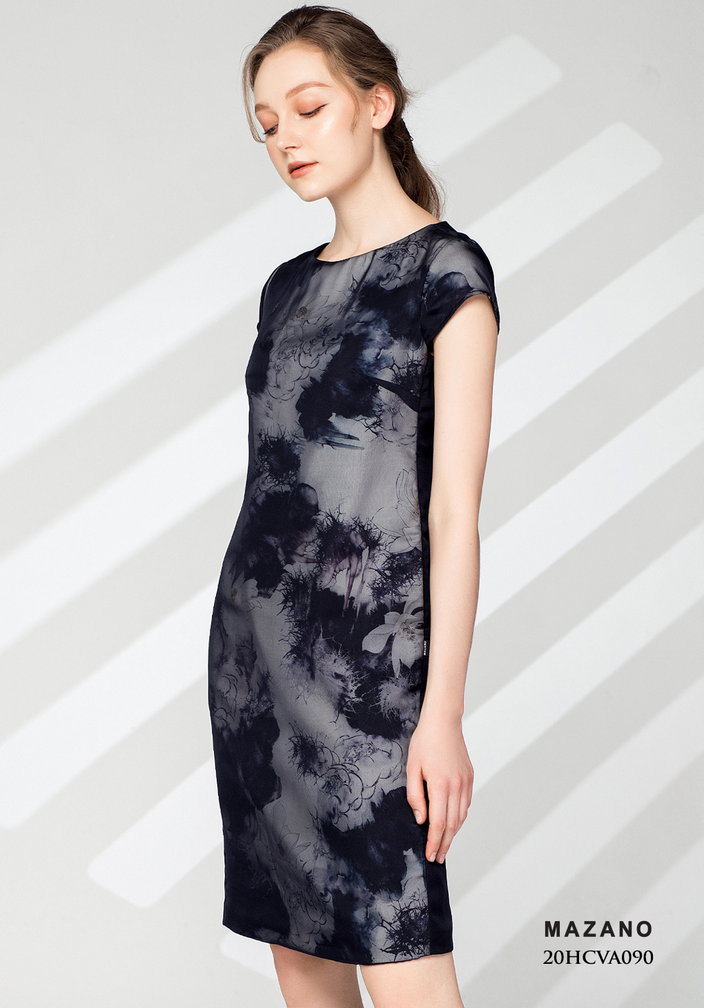 Đầm họa tiết phủ pha thân