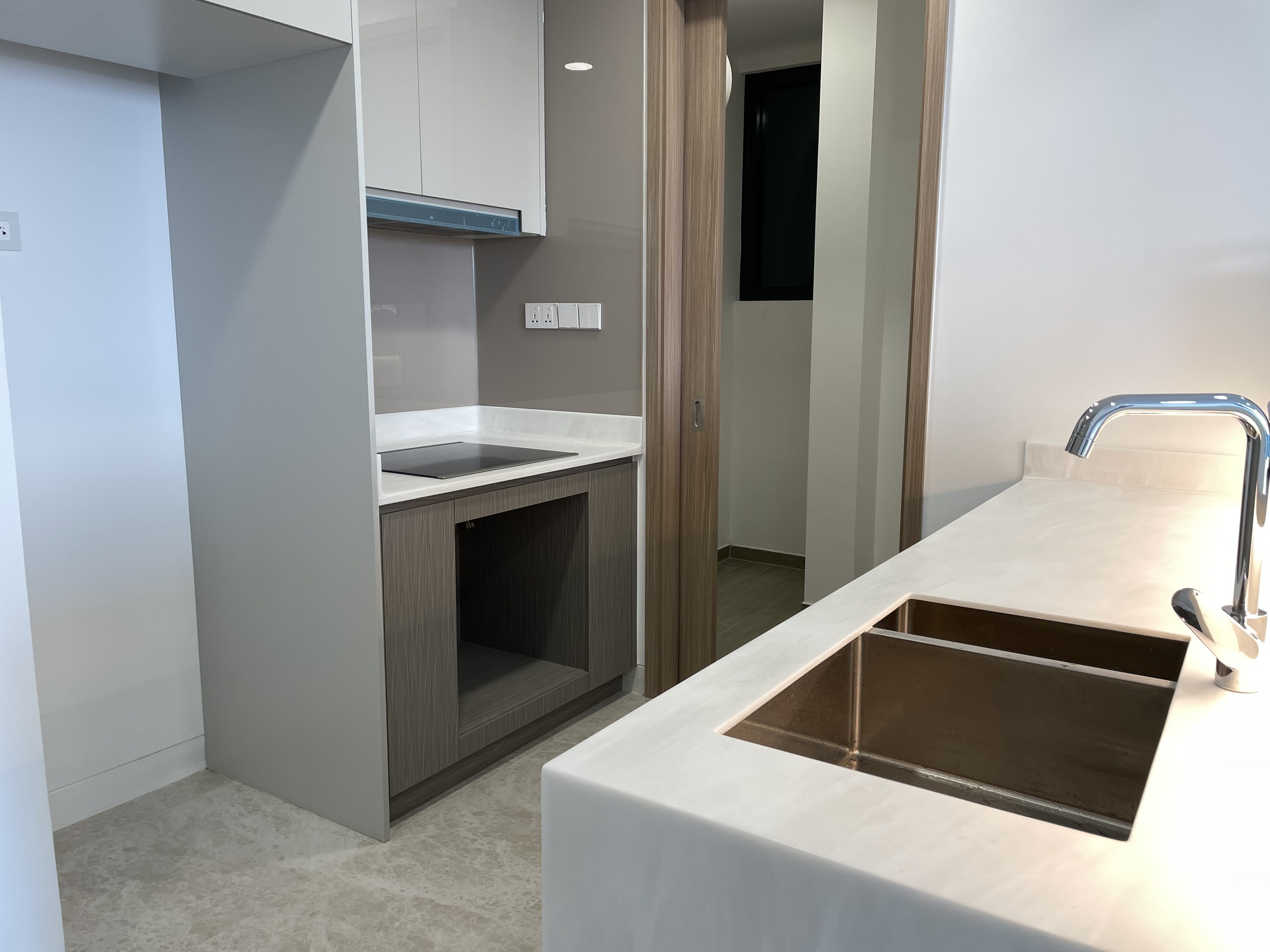 Cần bán 2 PN The River, nội thất cơ bản, Giá cực tốt_thumbnail_1