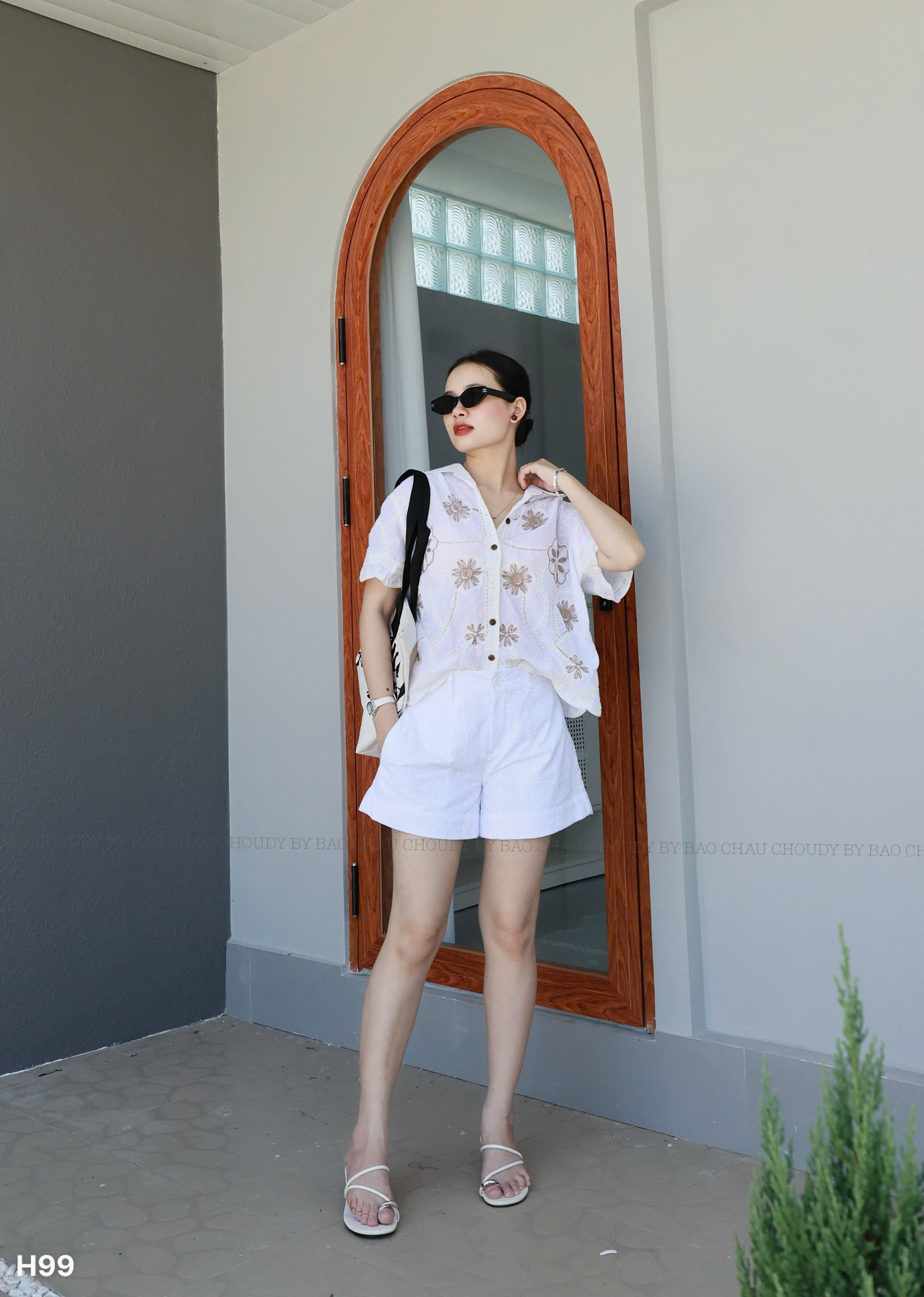 H99 QUẦN SHORT TRẮNG THÊU HOA_thumbnail_14