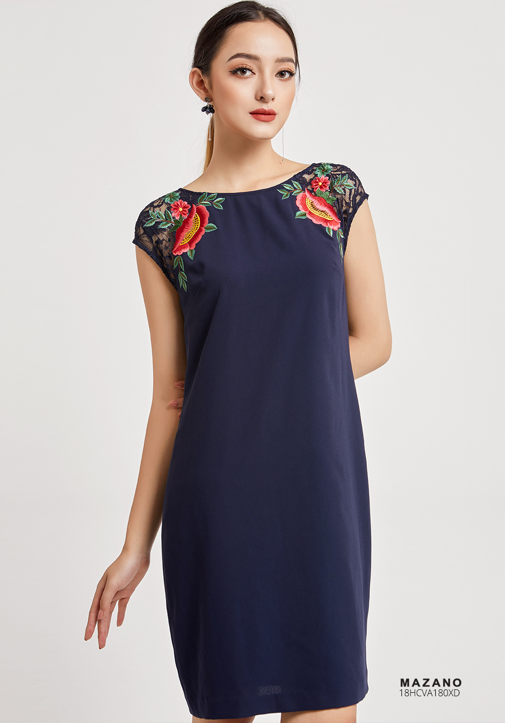 Váy xanh phối ren thêu hoa_thumbnail_1