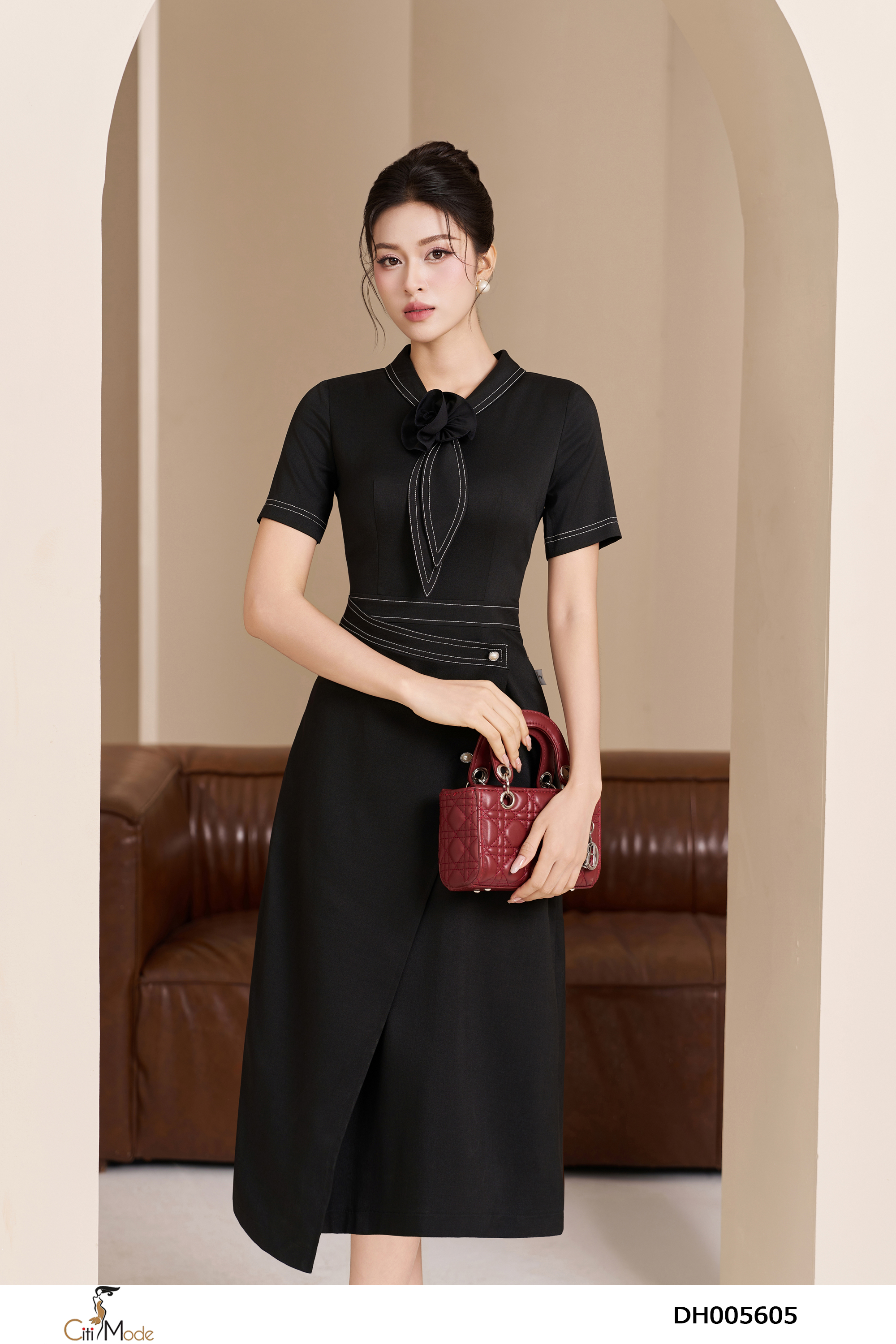 Đầm xòe A đen cổ cách điệu đính hoa_thumbnail_0