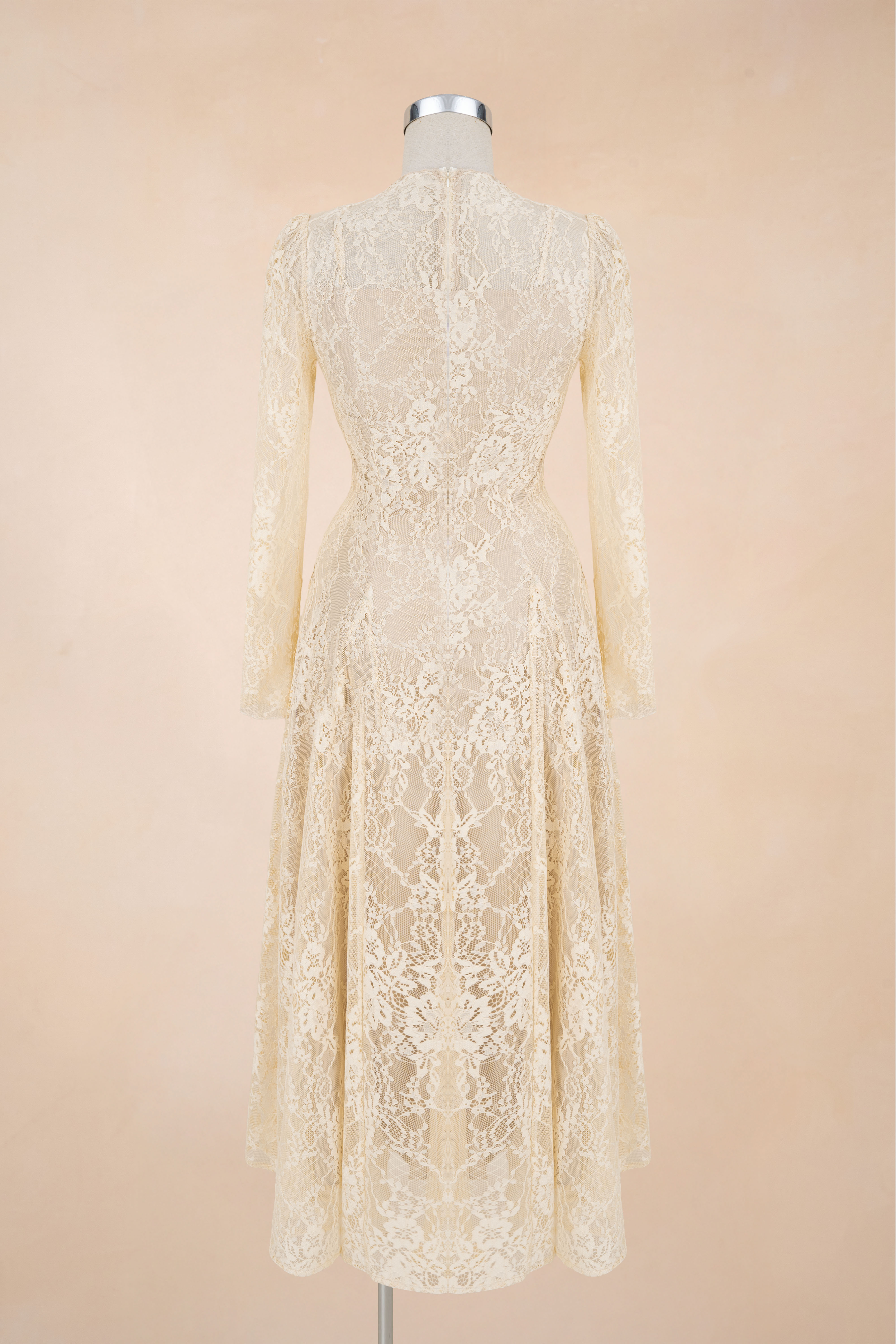 Đầm Xoè Ren Hoa Cổ Cao Tay Dài