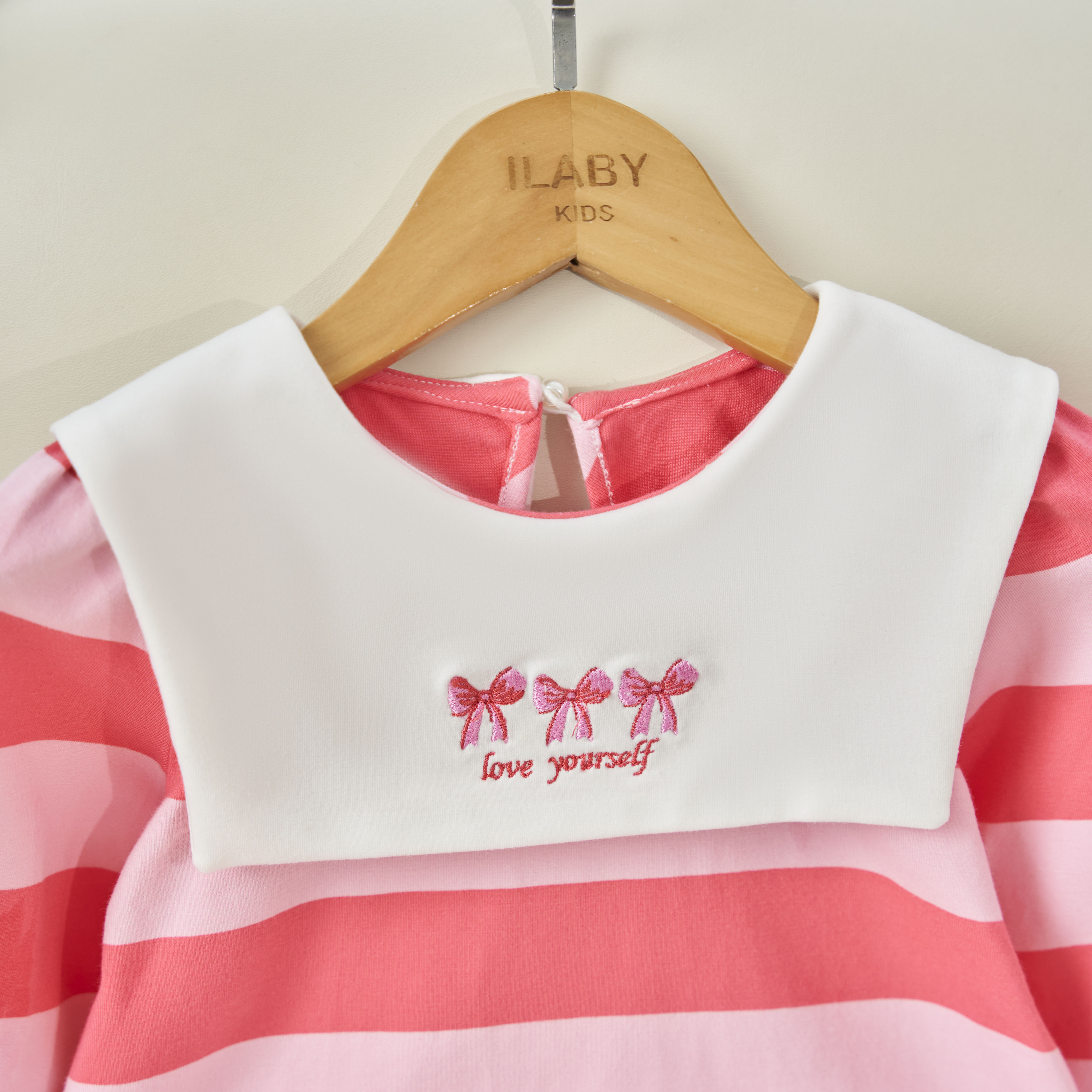 Áo kẻ cổ phối màu thêu họa tiết_thumbnail_2