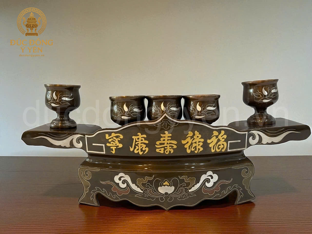 Ngai chén thờ 5 chén đúc  đồng đỏ khảm ngũ sắc cao cấp 