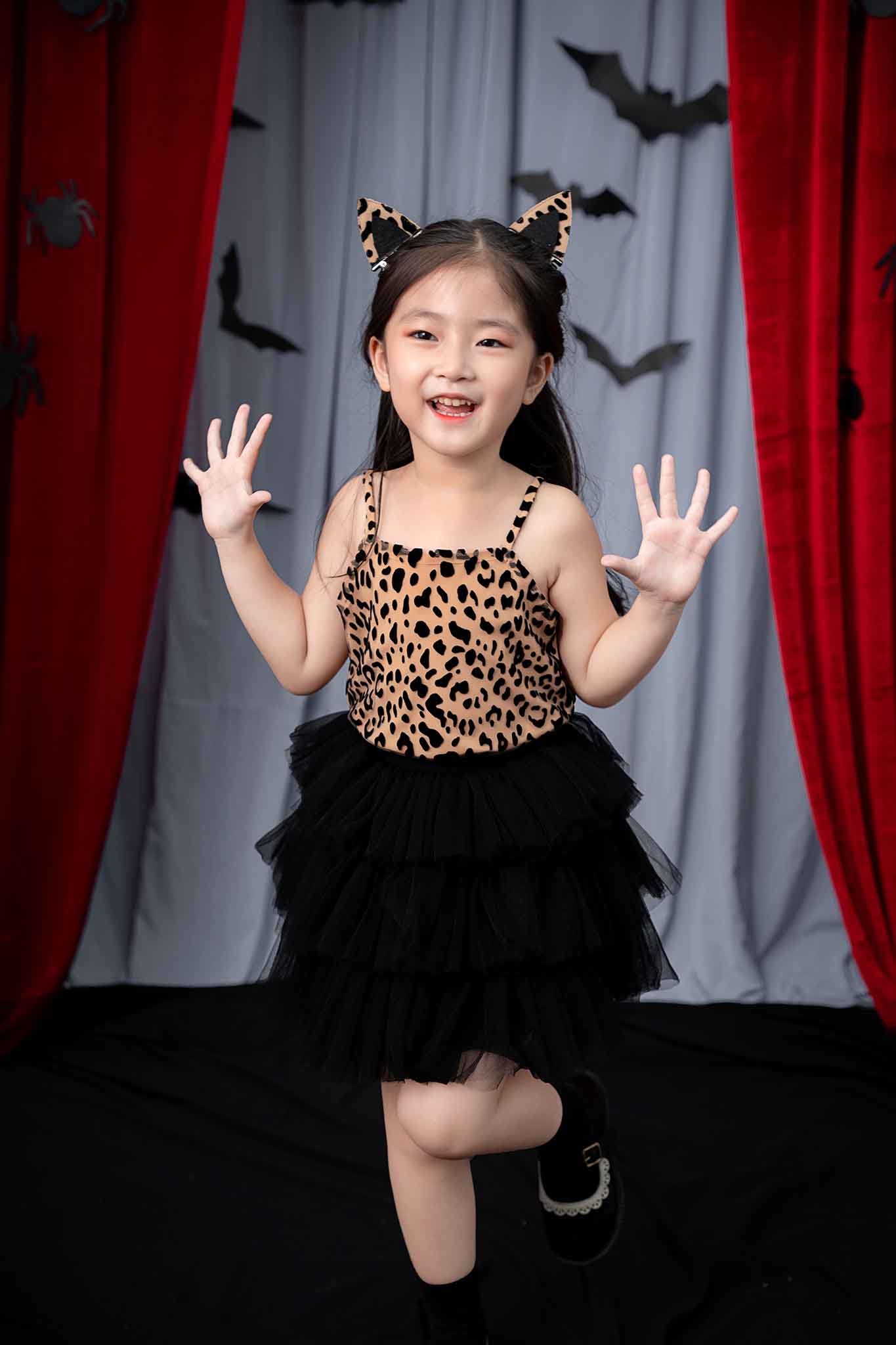 Set hoá trang Báo đen_thumbnail_6