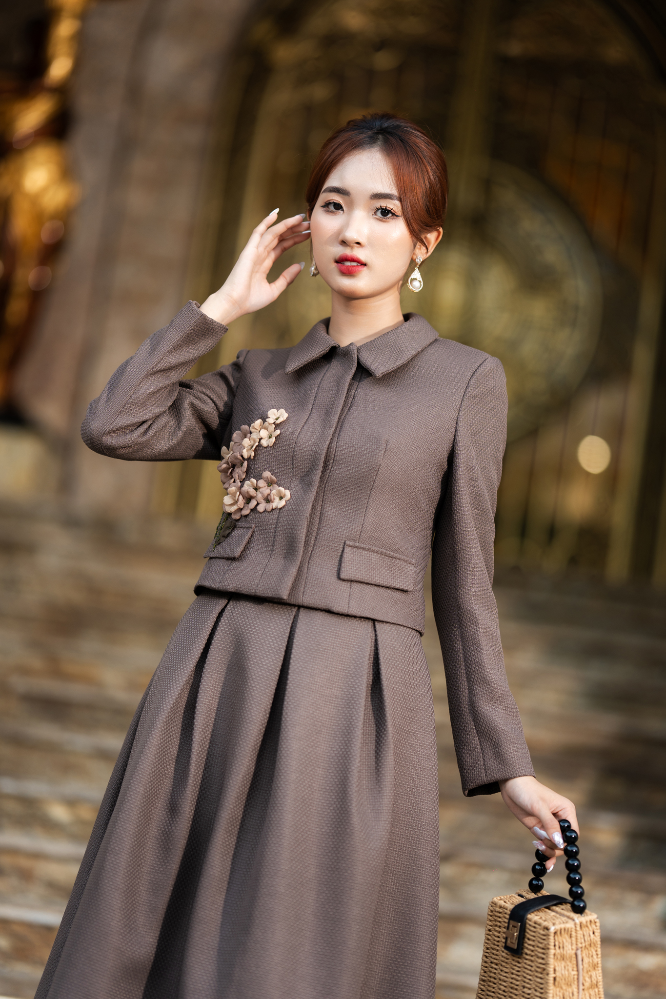 SET VEST ĐÍNH HOA MÀU NÂU MOCHA- DARRY SET