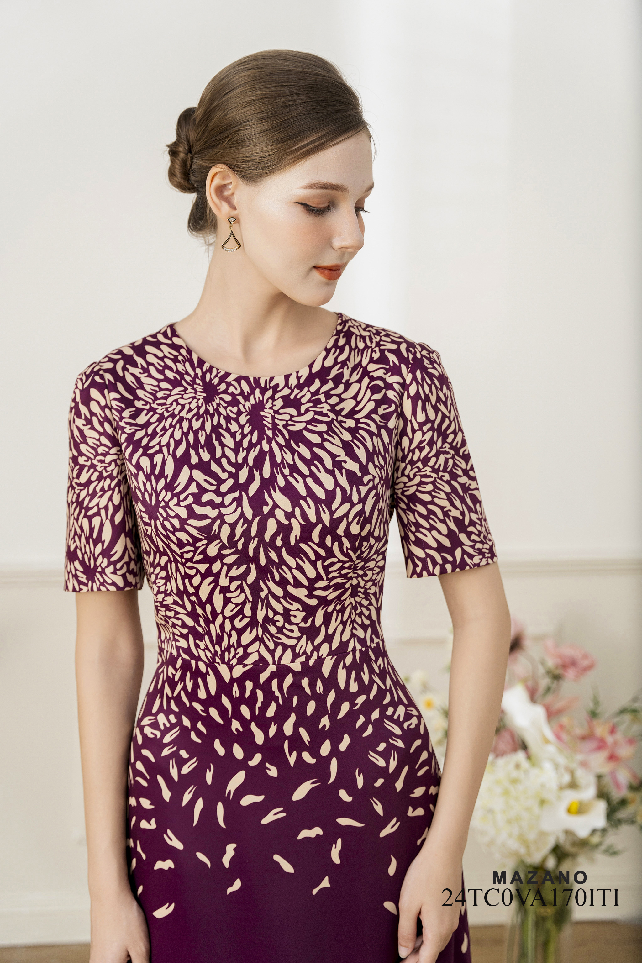 Váy Đầm ôm Hoạ tiết hoa in bố cục cách điệu Cổ tròn Tay ngắn Dài qua bắp chân_thumbnail_2