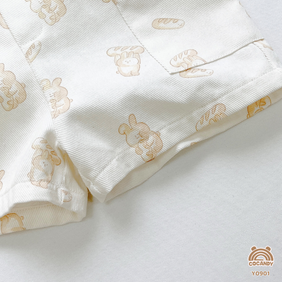 Yếm cộc BE NHẠT hoạ tiết gấu 2 túi ốp_thumbnail_3