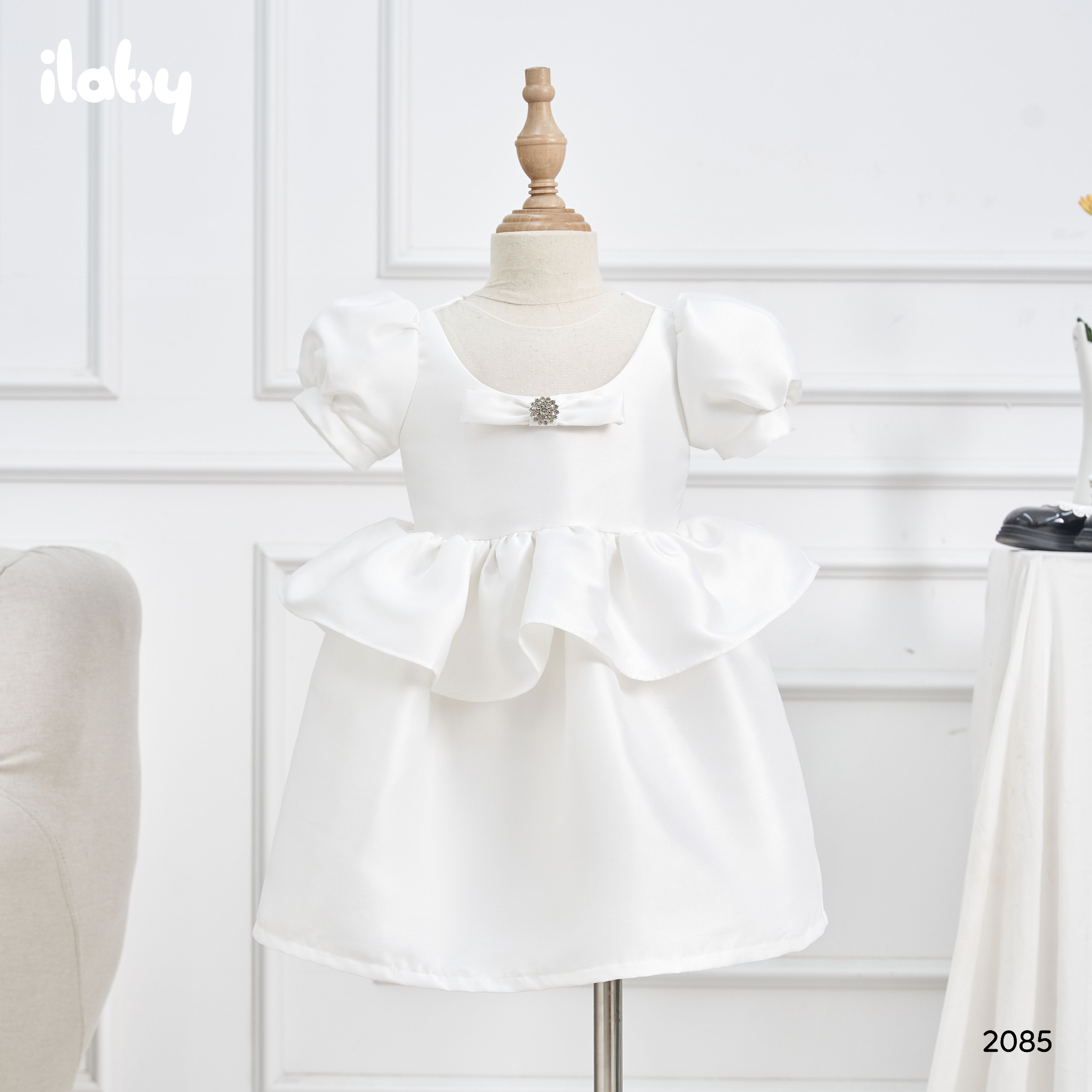 Váy tafta hai tầng nơ đính hoa đá