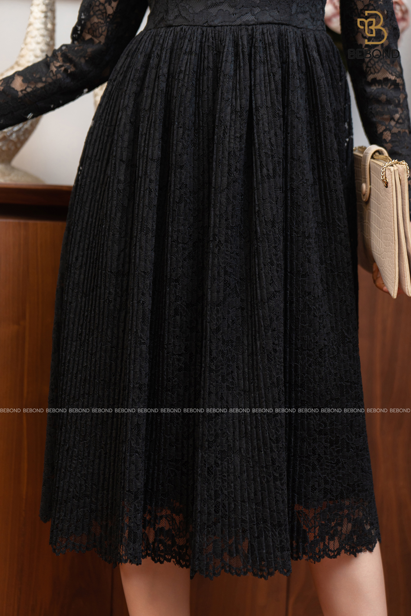 Đầm ren xếp ly cổ thuyền- Rowena Dress