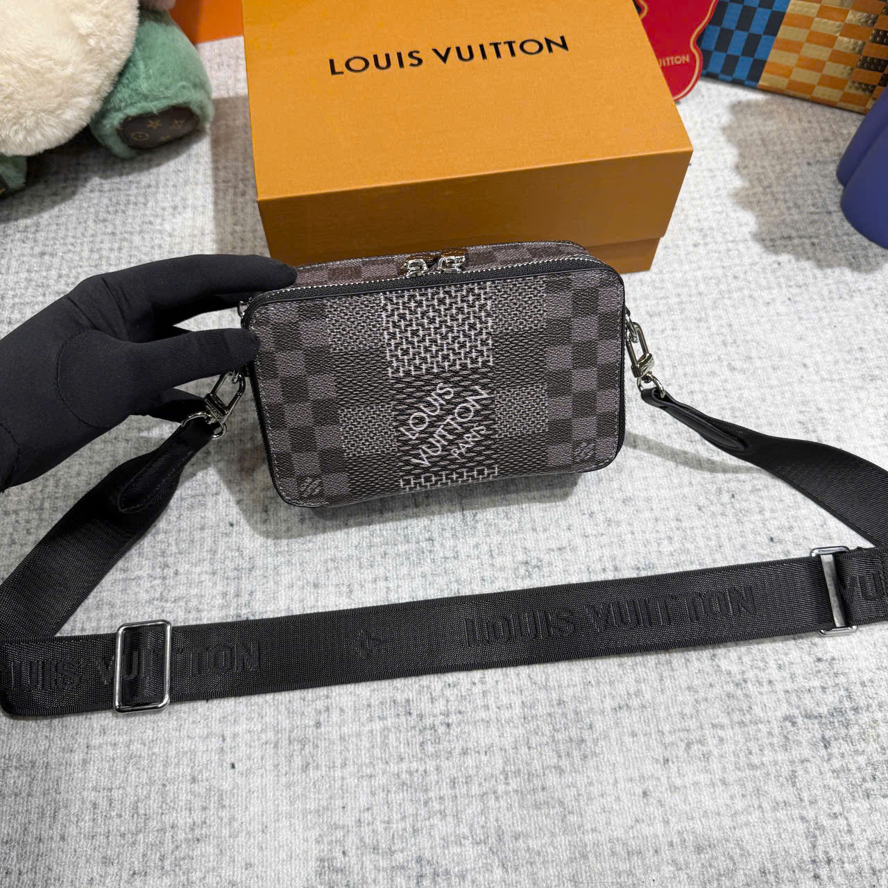 Túi đeo chéo nam Louis Vuitton Damier Graphite_thumbnail_1