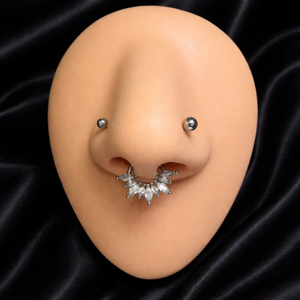 Daith kiểu vòng 8 lá nhọn trắng_thumbnail_2