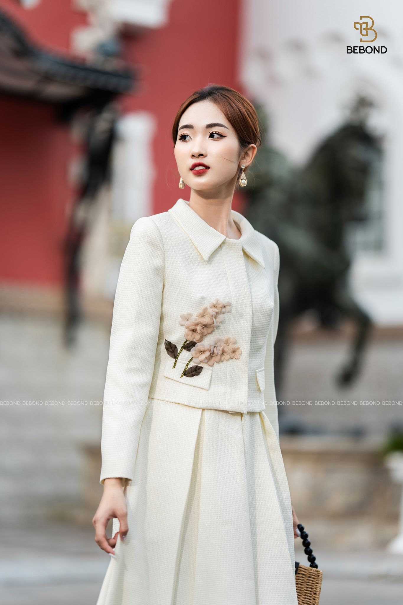 SET VEST ĐÍNH HOA MÀU TRẮNG- DARRY SET_thumbnail_2