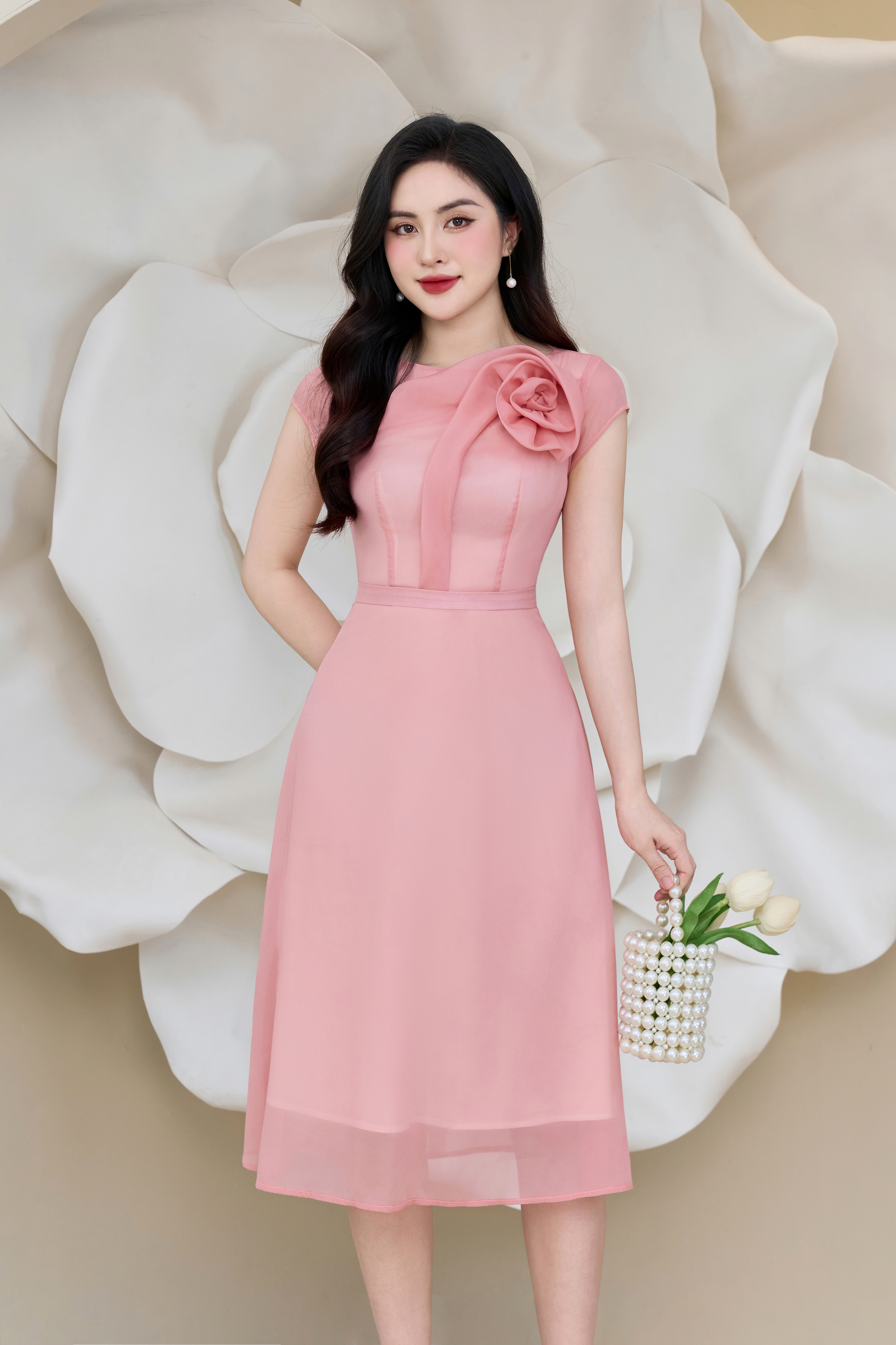 Đầm xoè hồng phối hoa ngực_thumbnail_0