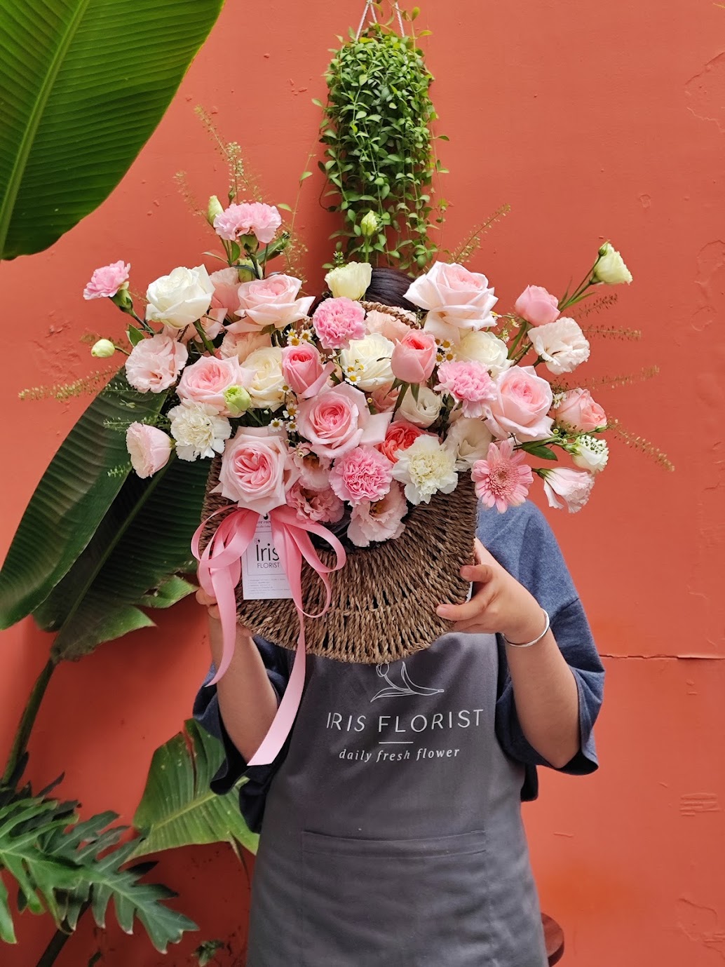 Giỏ mây bán nguyệt - Tone hồng Pastel