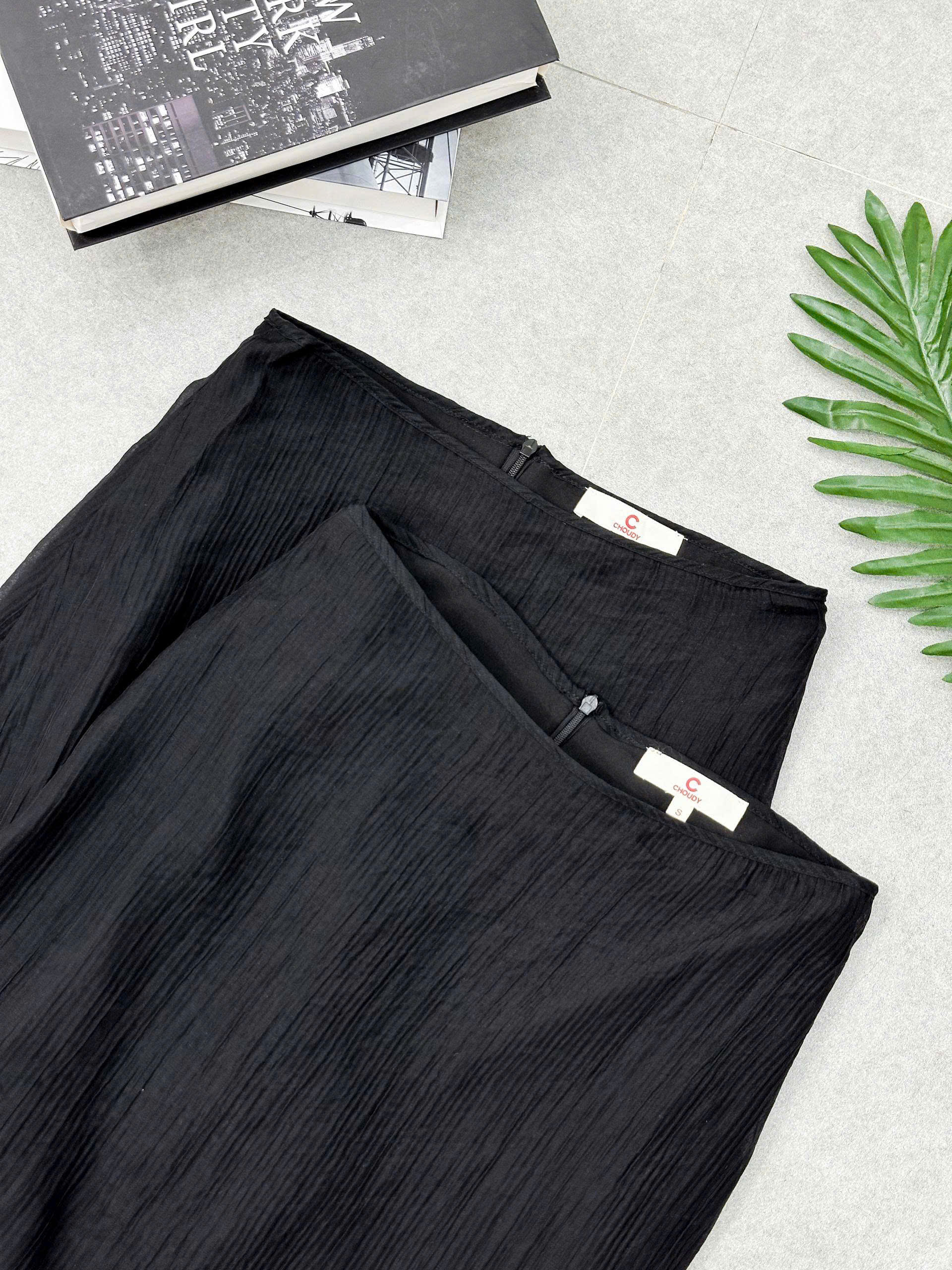 U335 CHÂN VÁY ĐEN_thumbnail_1