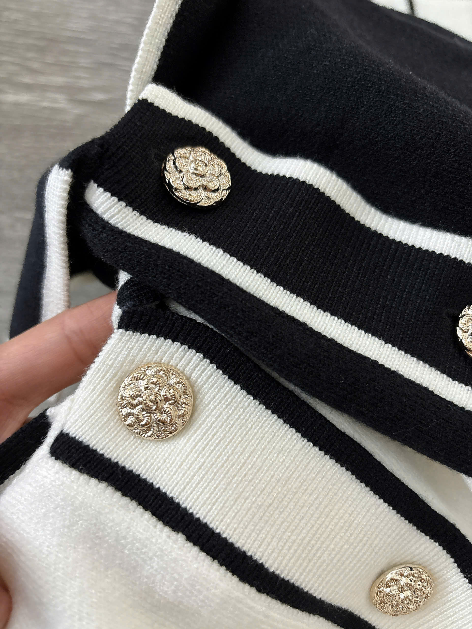 A519 ÁO DỆT KIM 2 MÀU_thumbnail_3